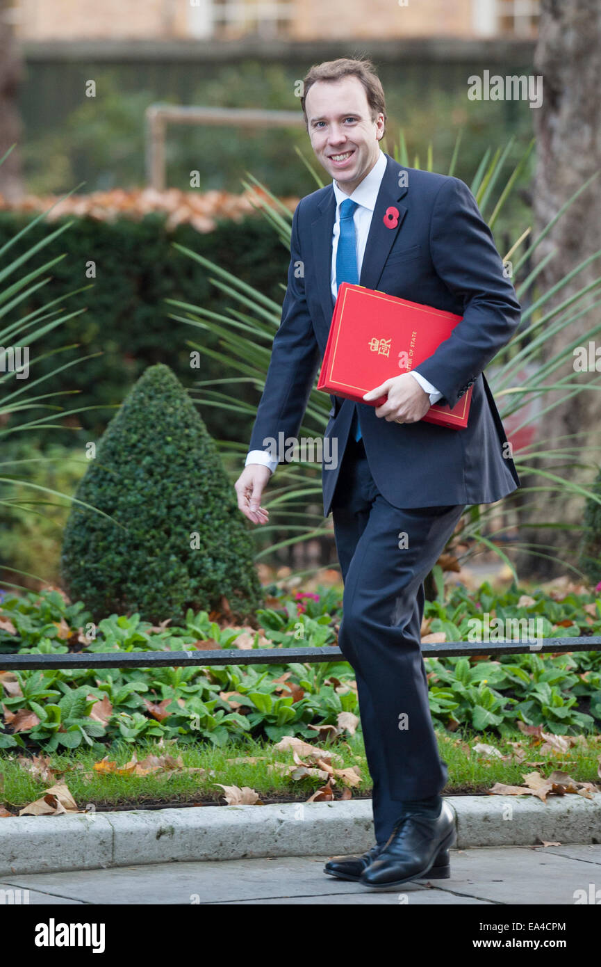 A Downing Street, Londra, Regno Unito. Il 4 novembre 2014. I ministri del governo partecipare a Downing Street per la loro settimanale riunione del gabinetto. Nella foto: il Ministro di Stato per l'energia - Matteo Hancock. © Lee Thomas/Alamy Live News Foto Stock