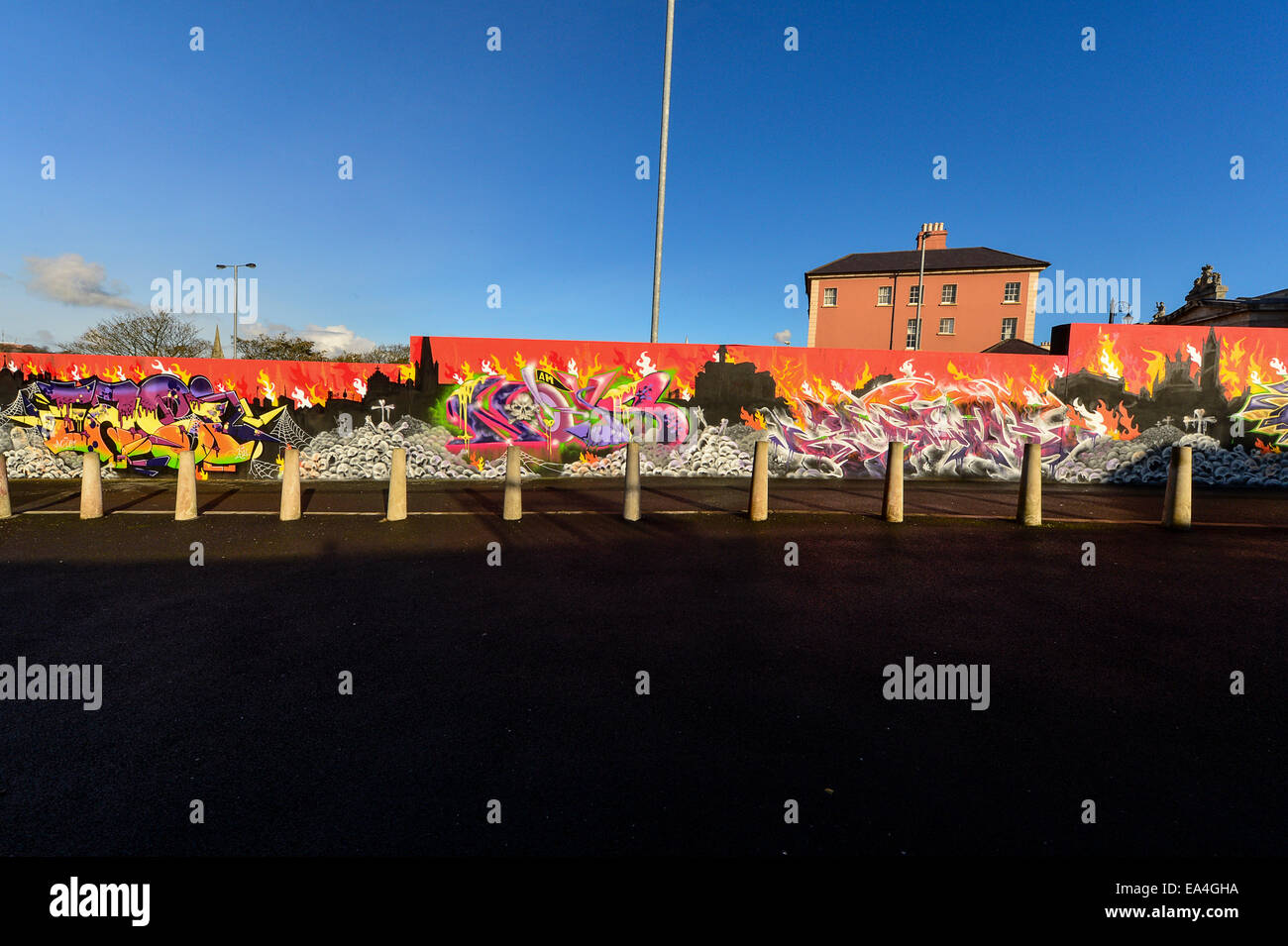 Stock Photo - i graffiti sulla parete in Derry City center. Foto: George Sweeney/Alamy Foto Stock