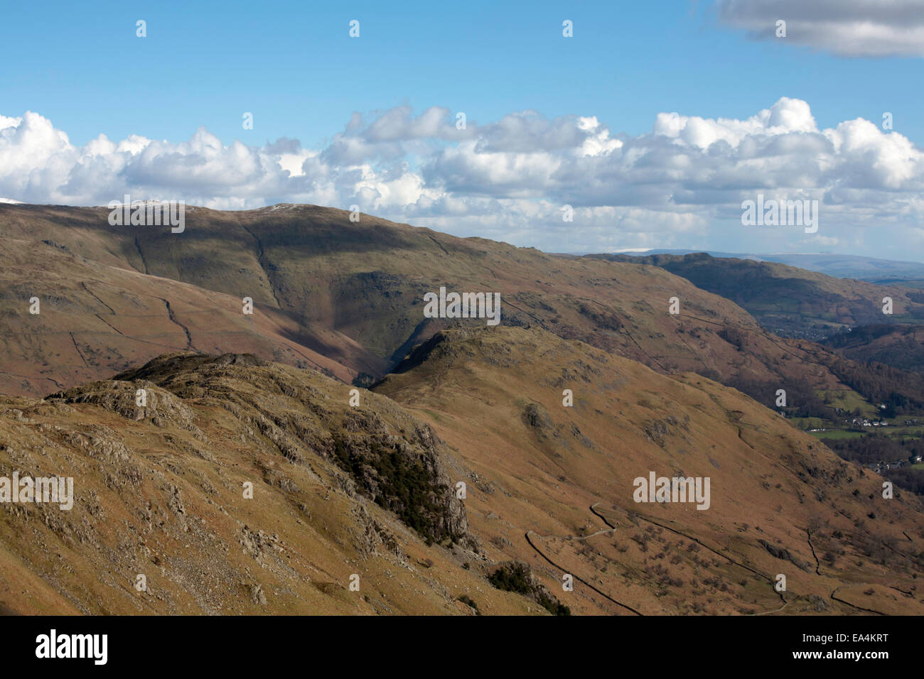 La Cresta dal timone roccioso lungo di Gibson Knott sopra Grasmere Lake District Cumbria Inghilterra England Foto Stock