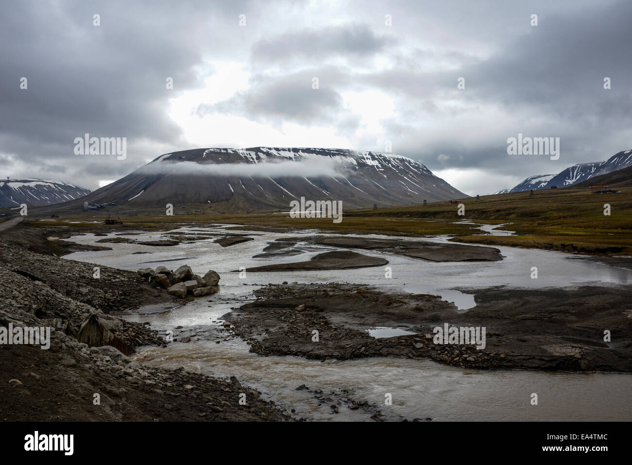 Paesaggio Adventdalen, valle vicino a Longyearbyen in Spitsbergen, Svalbard Foto Stock