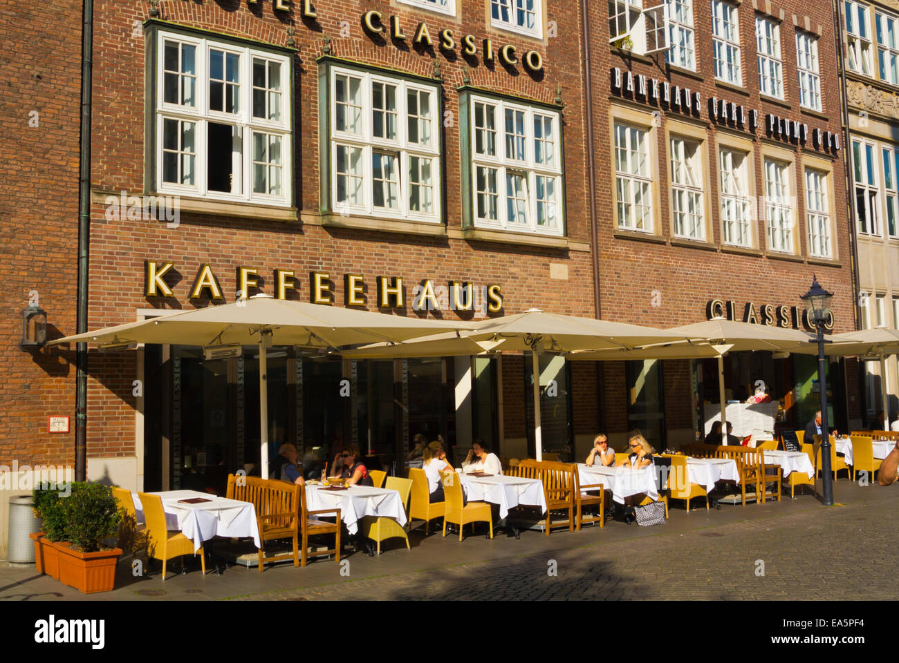 Kaffeehaus ristorante Classico, Marktplatz, piazza principale, Altstadt, città vecchia di Brema, Germania Foto Stock