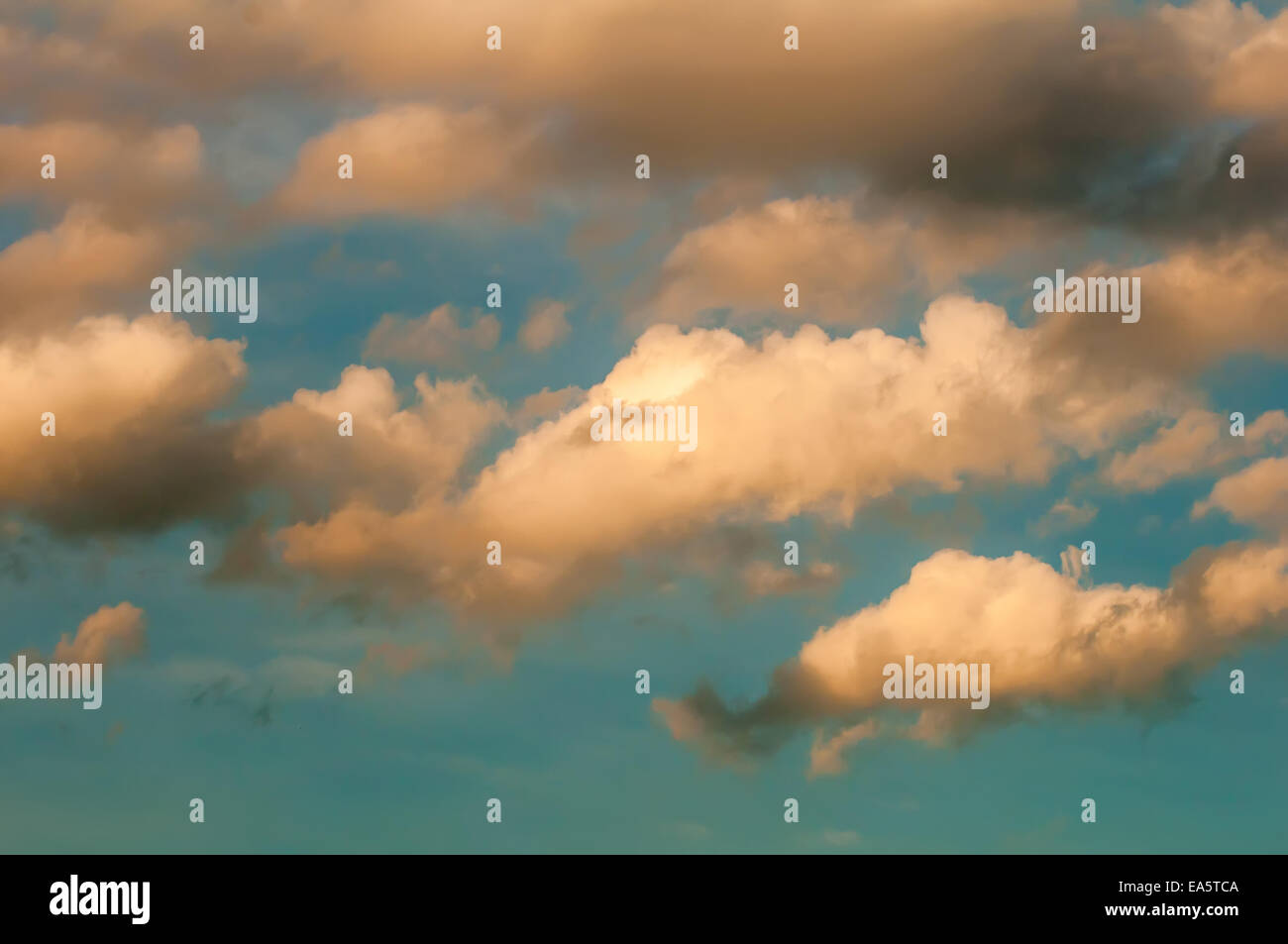 Morbidi come il cotone candy blue sky Foto Stock