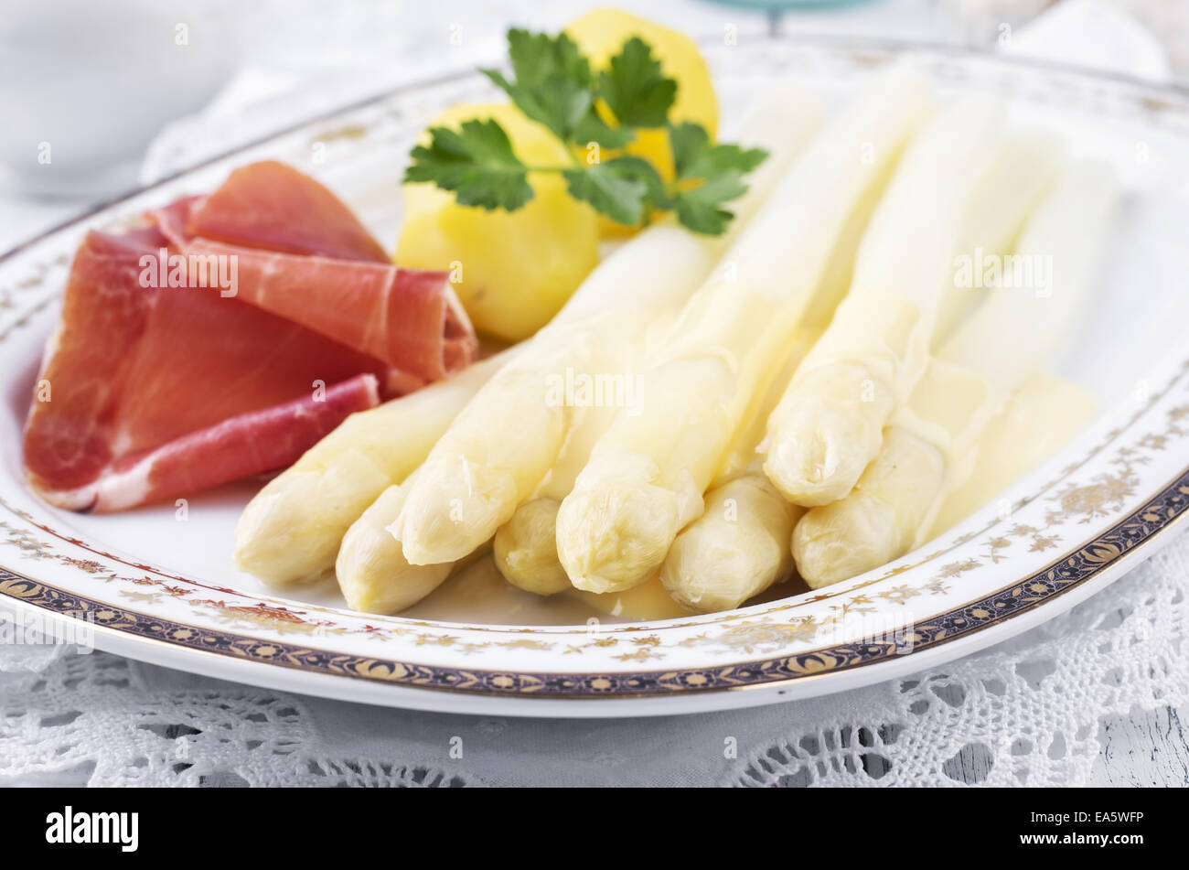 asparagi bianchi Foto Stock