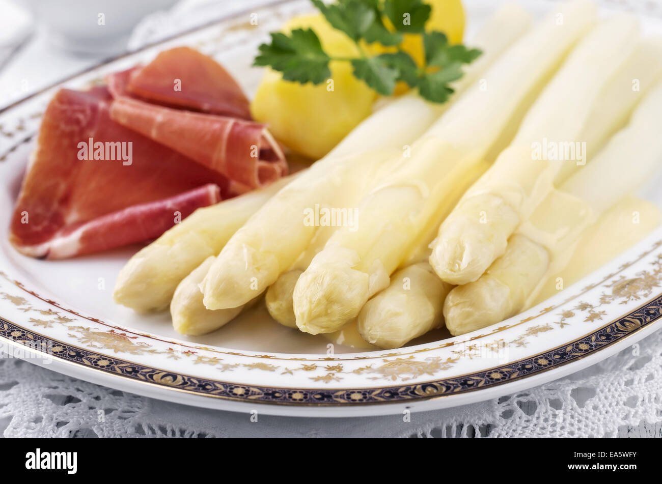asparagi bianchi Foto Stock