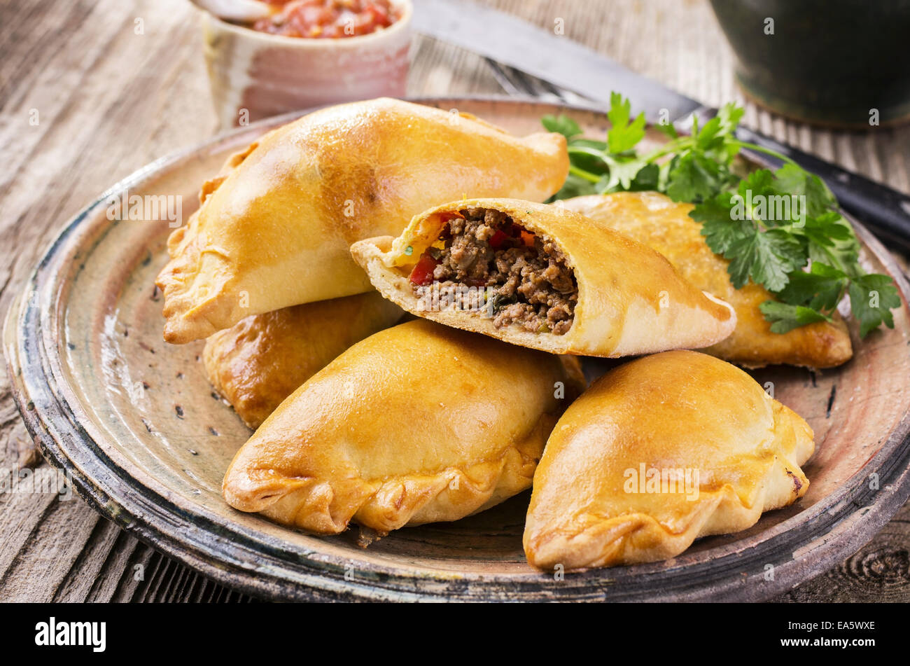 Le empanadas con carni macinate Foto Stock