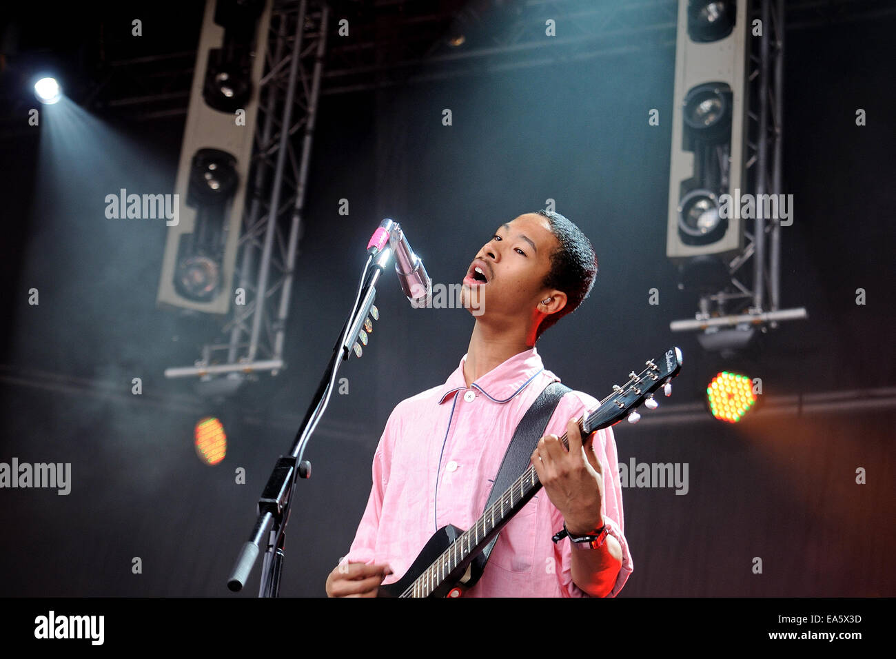 Barcellona - 22 Maggio: Mikaiah Lei, chitarrista, cantante e cantautore del bot banda, effettua presso Heineken Primavera Sound Foto Stock