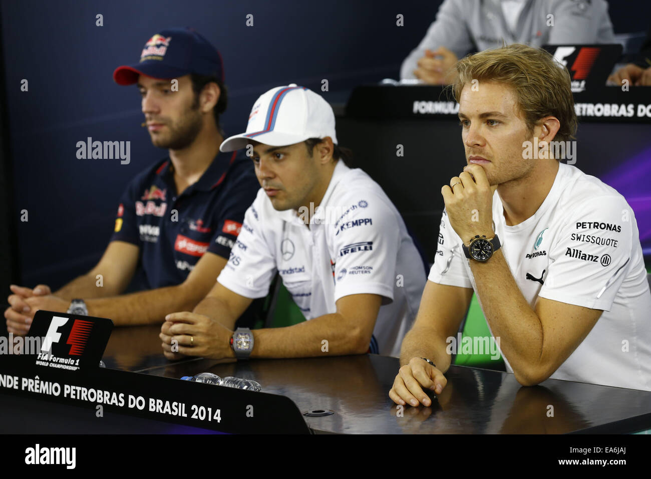 Motorsports: FIA Formula One World Championship 2014, il Gran Premio del Brasile, #25 Jean-Eric Vergne (FRA, la Scuderia Toro Rosso), #19 Felipe Massa (BRA, Williams Martini Racing), #6 Nico Rosberg (GER, Mercedes AMG Petronas Team di F1), Foto Stock