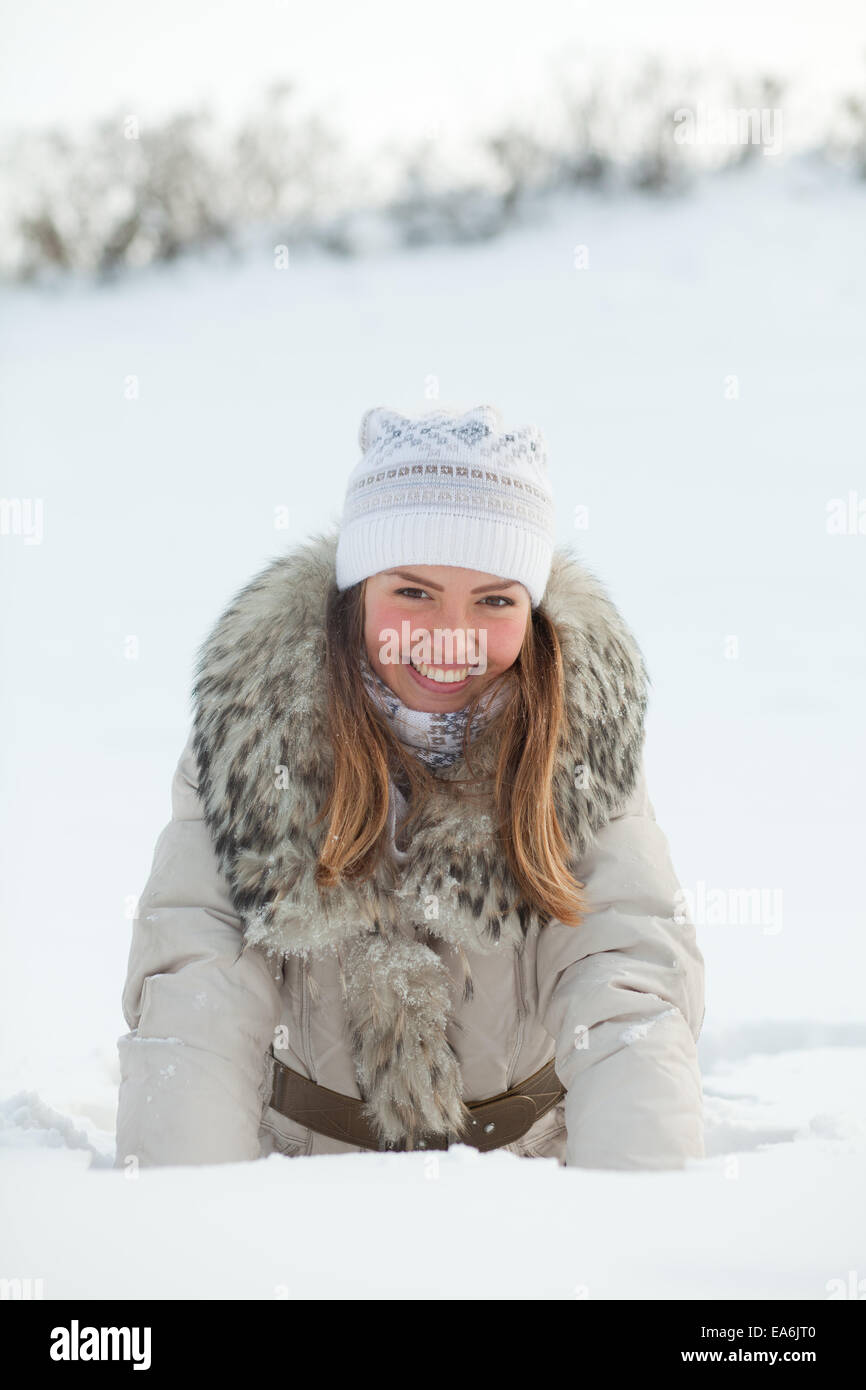 Ragazza in natura in inverno Foto Stock