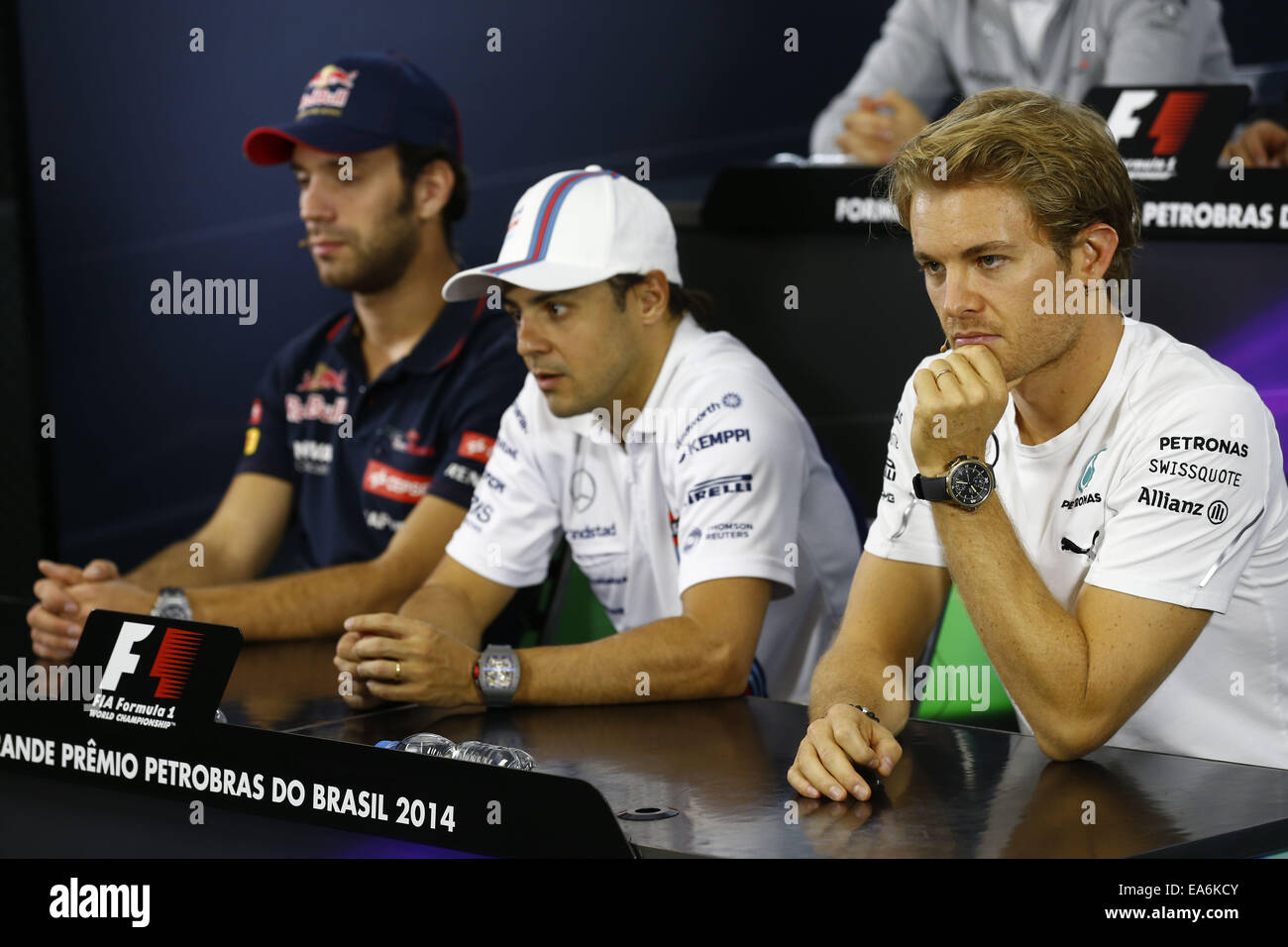 Motorsports: FIA Formula One World Championship 2014, il Gran Premio del Brasile, #25 Jean-Eric Vergne (FRA, la Scuderia Toro Rosso), #19 Felipe Massa (BRA, Williams Martini Racing), #6 Nico Rosberg (GER, Mercedes AMG Petronas Team di F1), Foto Stock