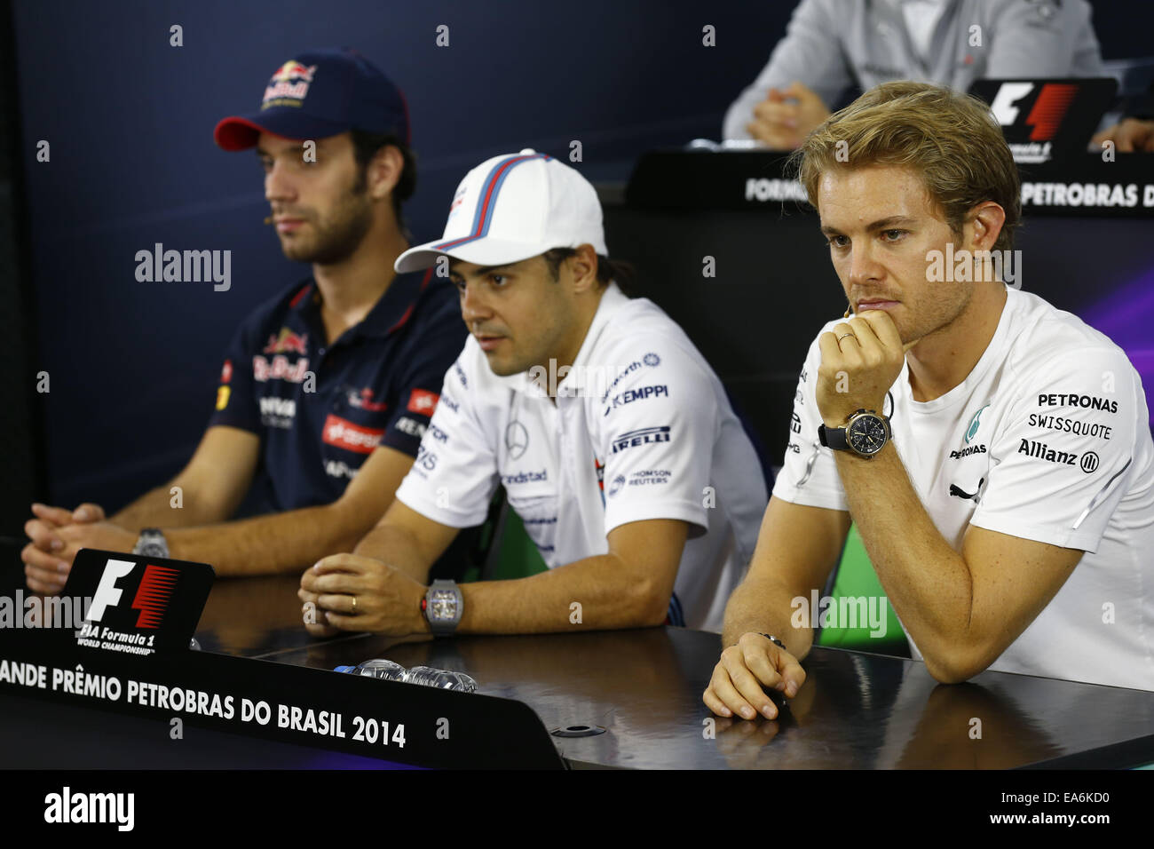 Motorsports: FIA Formula One World Championship 2014, il Gran Premio del Brasile, #25 Jean-Eric Vergne (FRA, la Scuderia Toro Rosso), #19 Felipe Massa (BRA, Williams Martini Racing), #6 Nico Rosberg (GER, Mercedes AMG Petronas Team di F1), Foto Stock