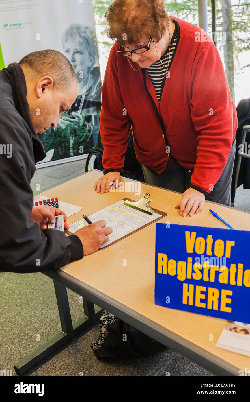La politica,aiutare,votare,la registrazione degli elettori Foto Stock