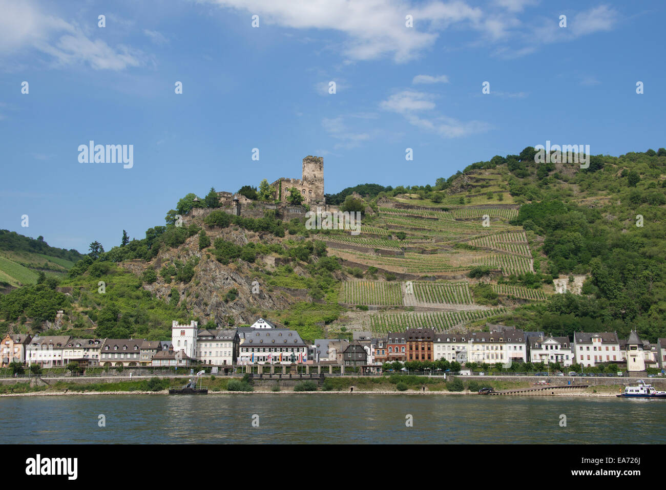 Il castello di Gutenfels e riverside città di Kaub Fiume Reno Palatinato Germania Foto Stock