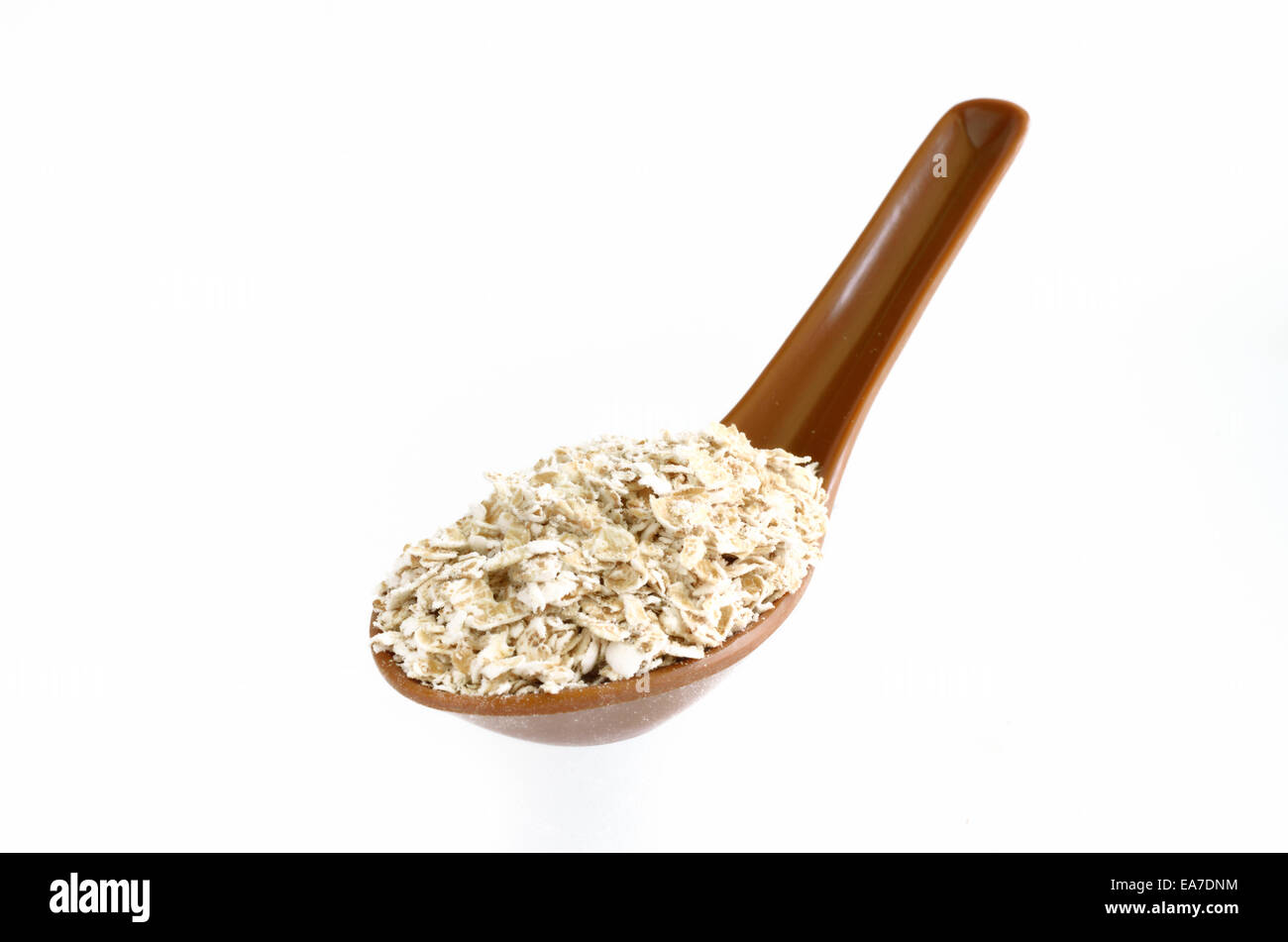 Fiocchi di avena isolati su sfondo bianco Foto Stock