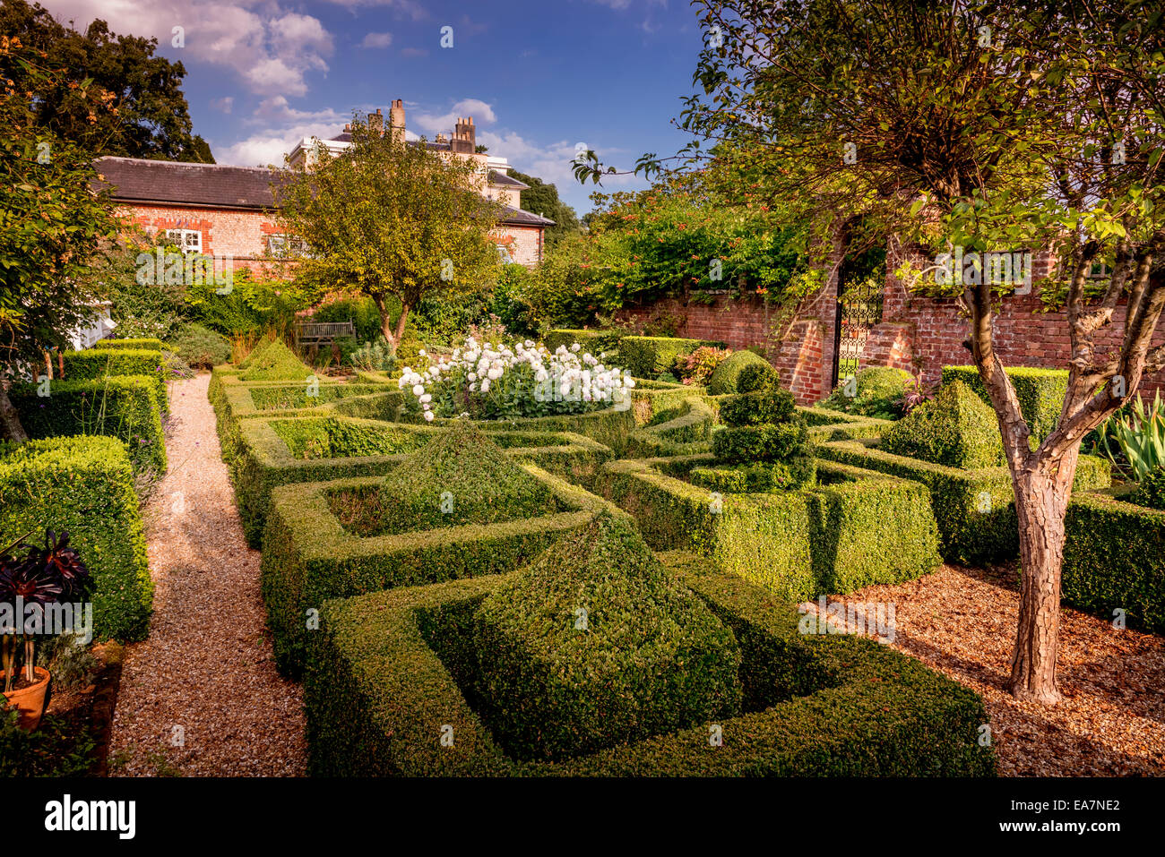 Il giardino del compositore Ned Bigham al suo West Sussex home - Bignor Park House. Foto Stock