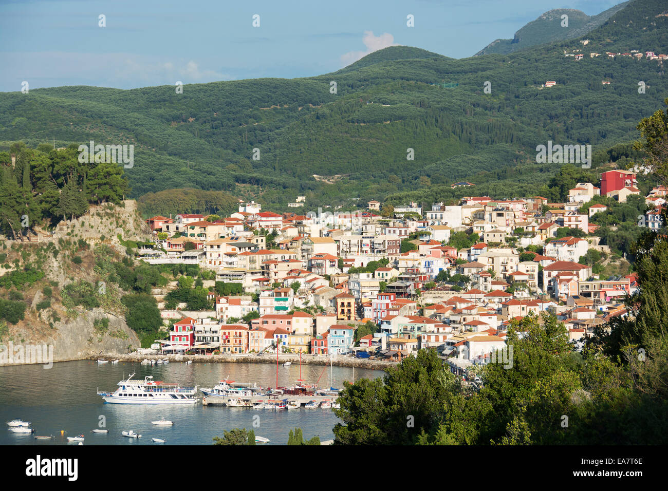 Epiro e Grecia. Parga, Città di Castello e Bay sulla costa ionica. 2014. Foto Stock