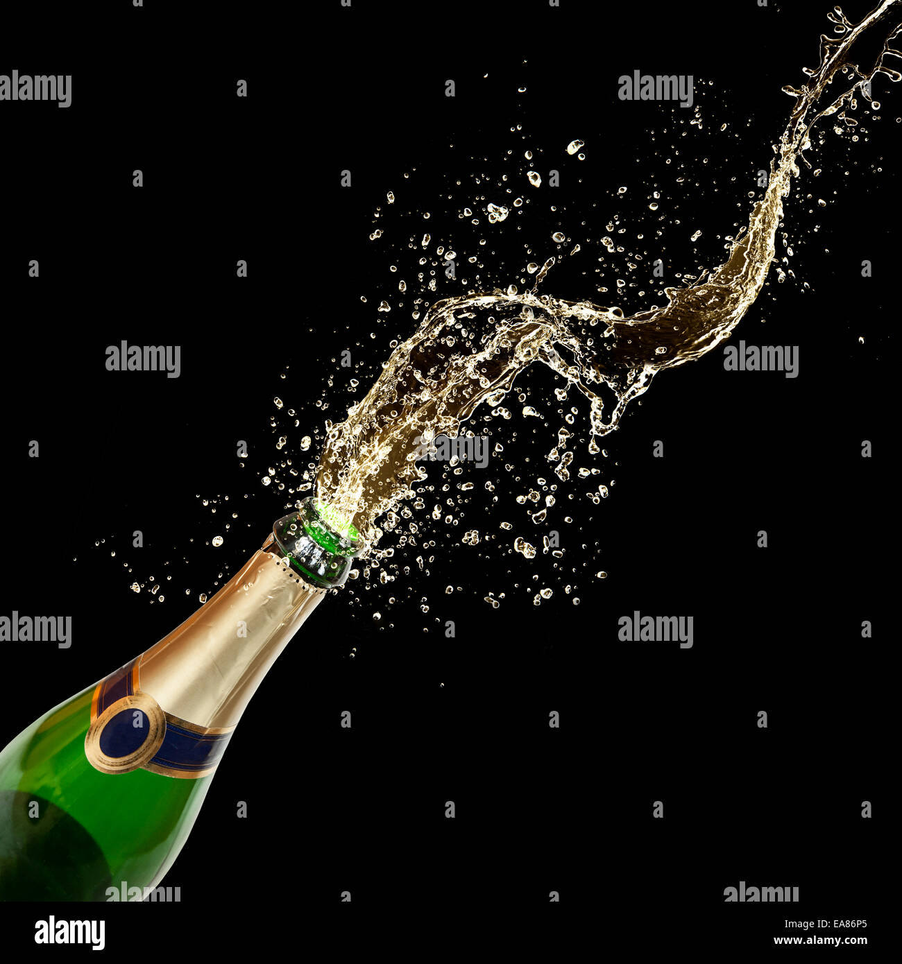 Champagne explosion on black background immagini e fotografie stock ad alta  risoluzione - Alamy
