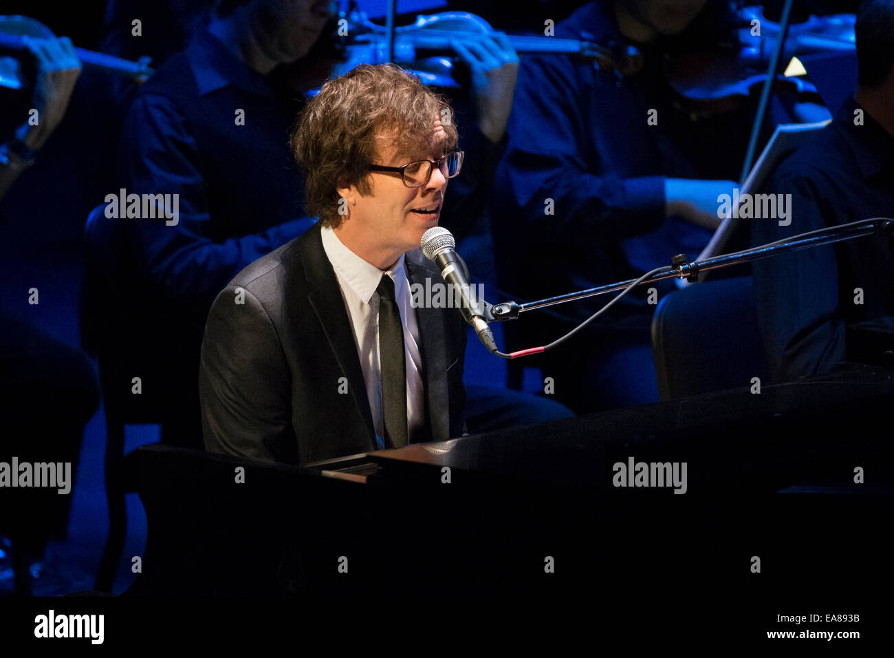 Tampa, Florida, Stati Uniti d'America. 7 Nov, 2014. Musicista Ben Folds e Florida Orchestra esegue a Straz Performing Arts Center. (Credito Immagine: © Brad Moore/ZUMA Press) Foto Stock