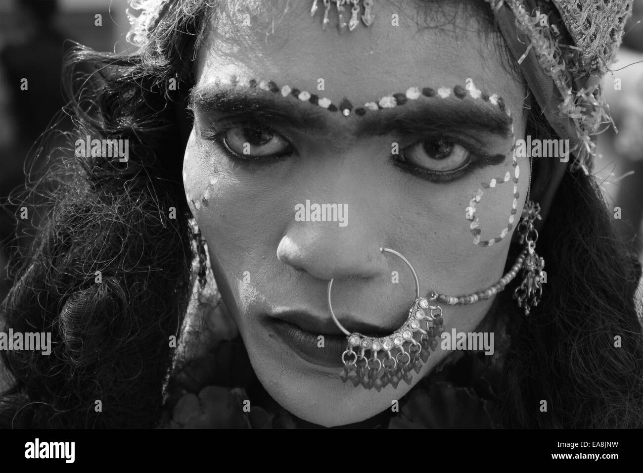 India, culturale, in bianco e nero, religiosi, uomo, maschio, in Pushkar, Rajasthan, India. Foto Stock