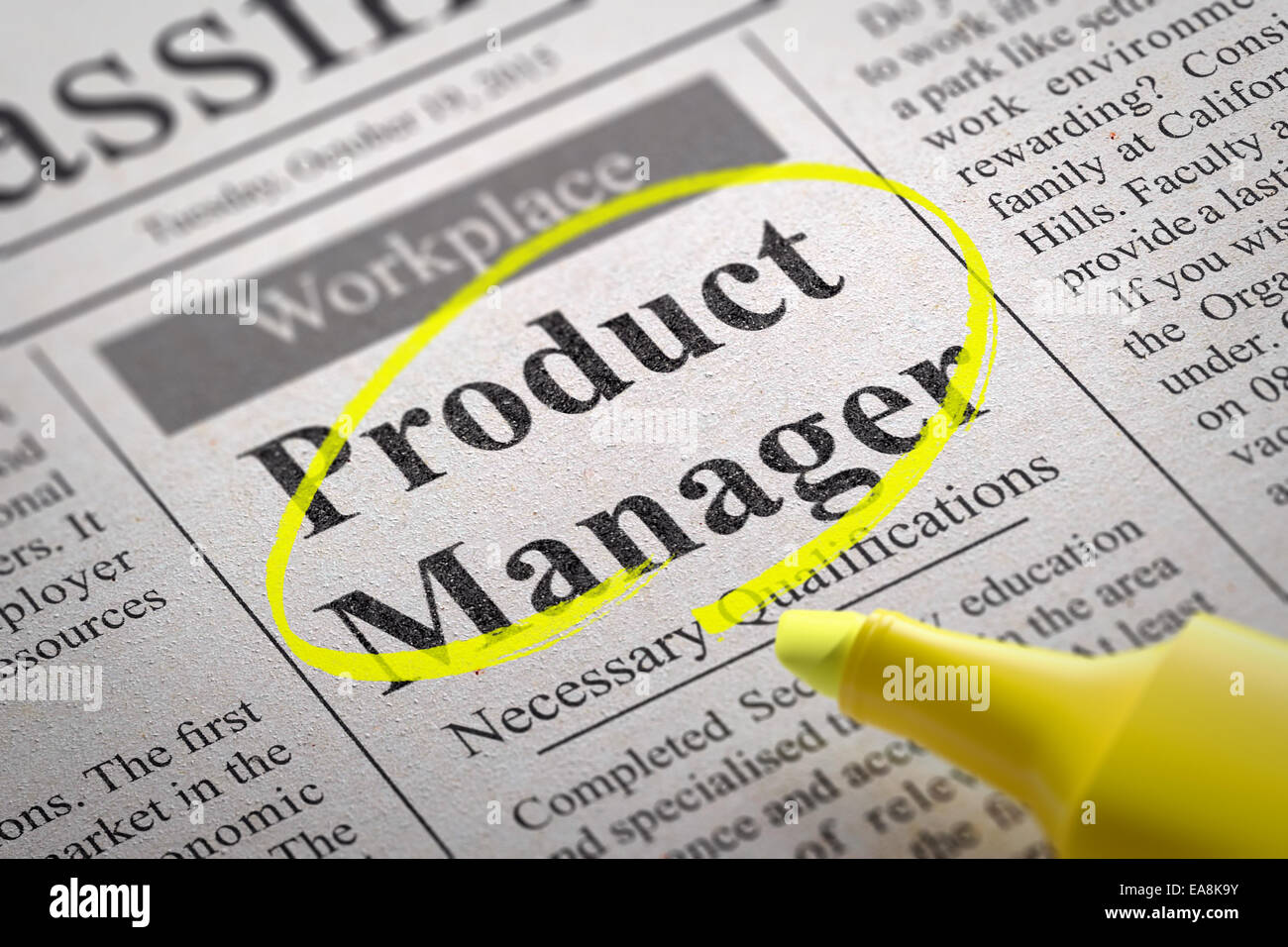 Product Manager posto vacante nel giornale. Ricerca di lavoro concetto. Foto Stock