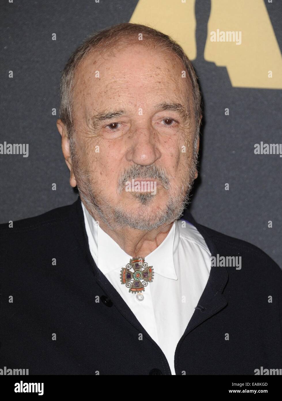 Jean-Claude Carriere presso gli arrivi per il 2014 Governatori Awards Hosted by AMPAS, Ray Dolby sala da ballo a Hollywood e Highland Center, Los Angeles, CA, 8 novembre 2014. Foto di: David Longendyke/Everett Collection Foto Stock