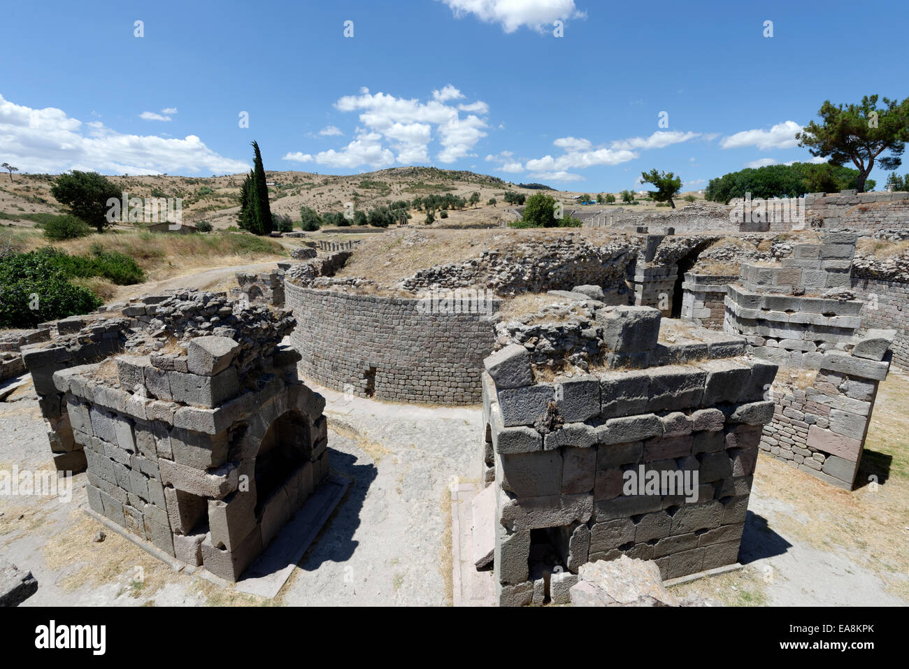 La sezione di epoca romana circolare struttura di trattamento nell'angolo sud est dell'Asklepieion. Pergamo, Bergama, Turchia. T Foto Stock