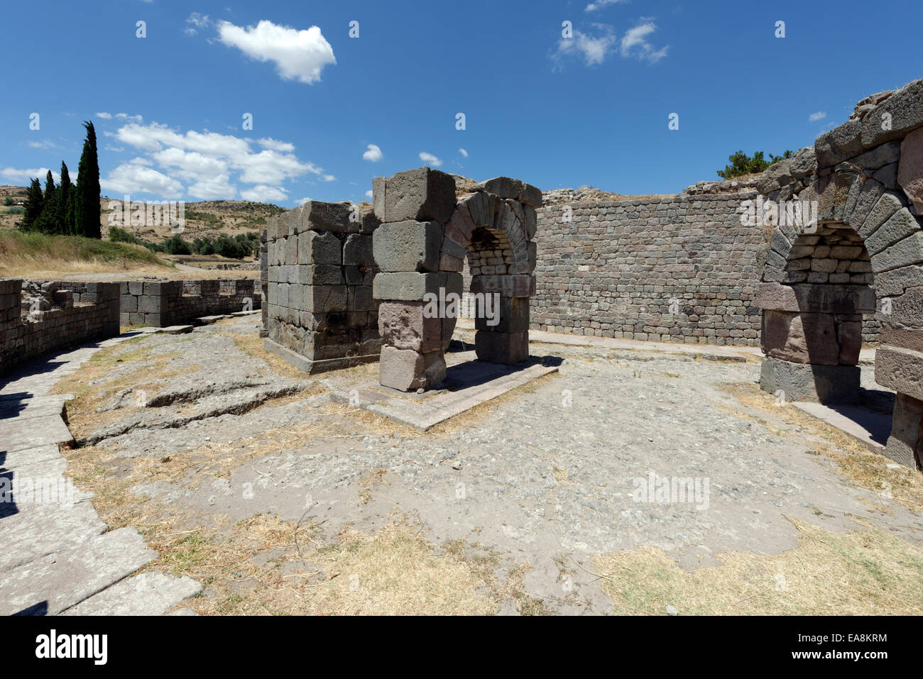 La sezione di epoca romana circolare struttura di trattamento nell'angolo sud est dell'Asklepieion. Pergamo, Bergama, Turchia. T Foto Stock