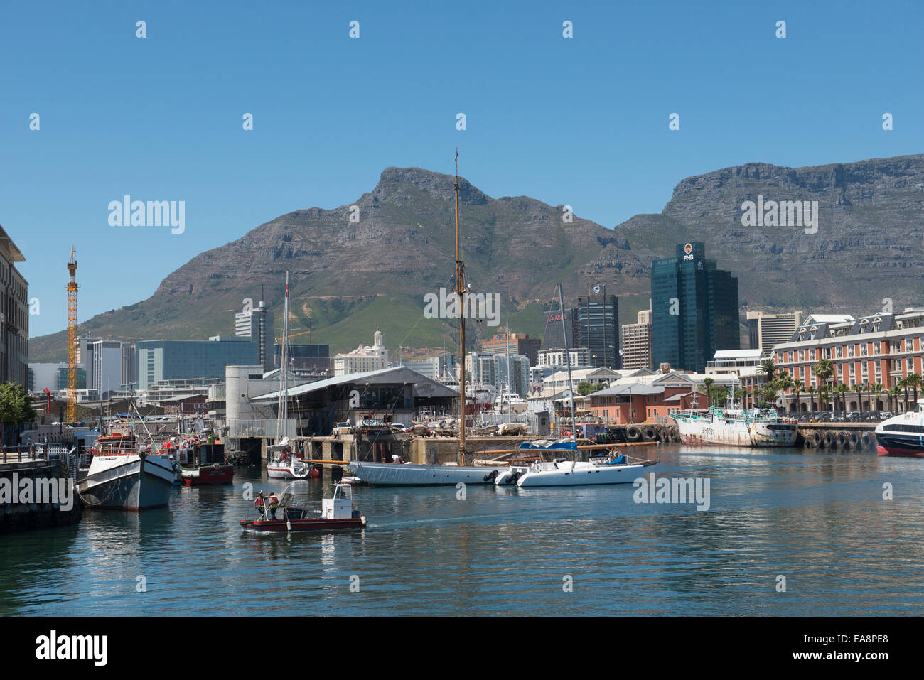 Vista panoramica del porto vecchio e di Table Mountain e Cape Town, Sud Africa Foto Stock