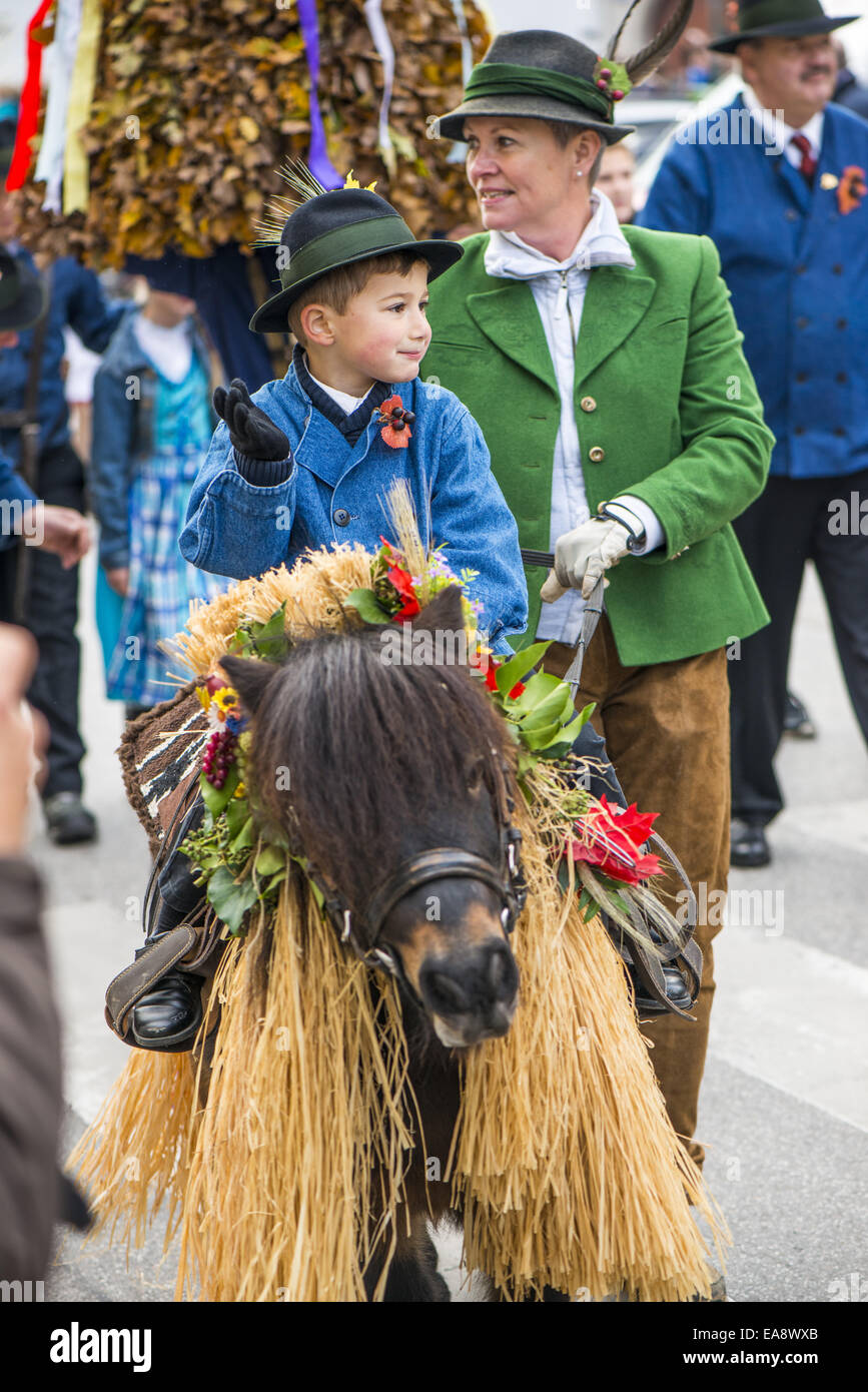 Tradizionale festa Hueter in Perchtoldsdorf, Bassa Austria, area di Vienna, Perchtoldsdorf Foto Stock