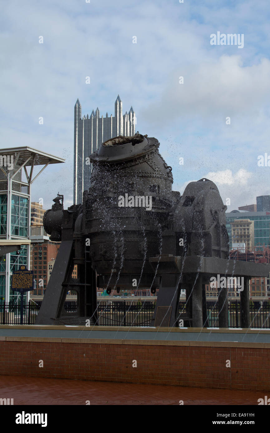 Fontane a piazza della stazione di Pittsburgh Foto Stock