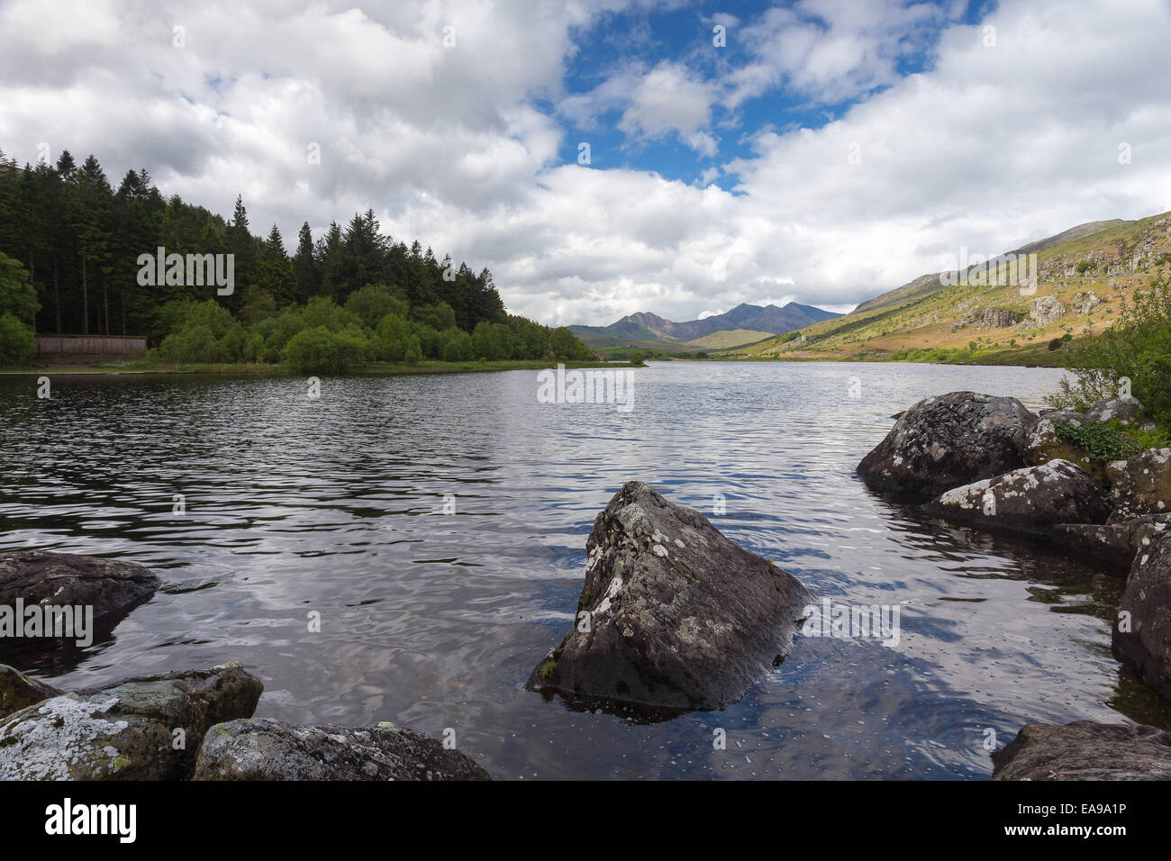 Mount Snowdon visto da Llyn Mymbyr Foto Stock