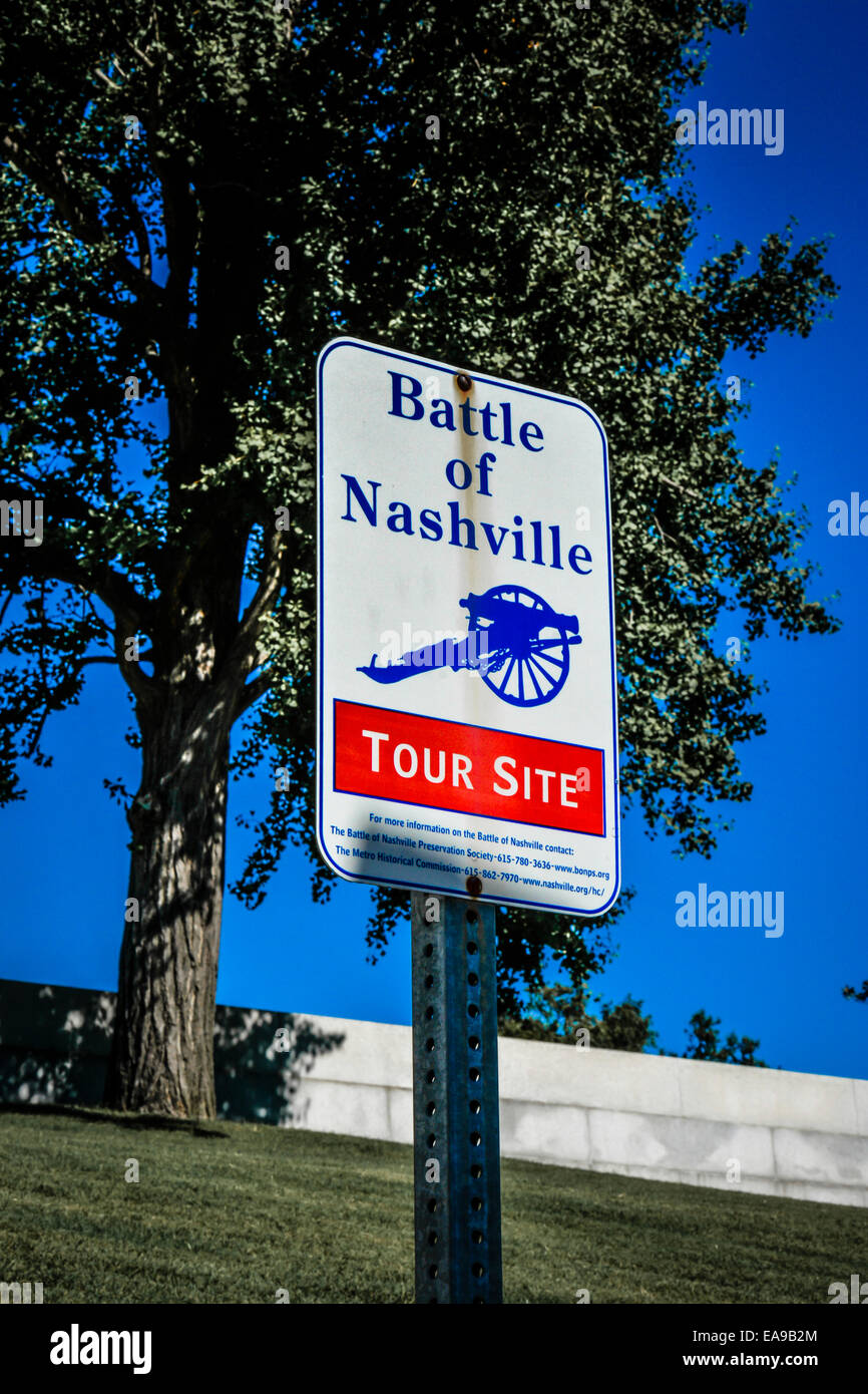 Cartello turistico per il tour di sito per la guerra civile la battaglia di Nashville con la motivazione del Tennessee State Capitol Foto Stock