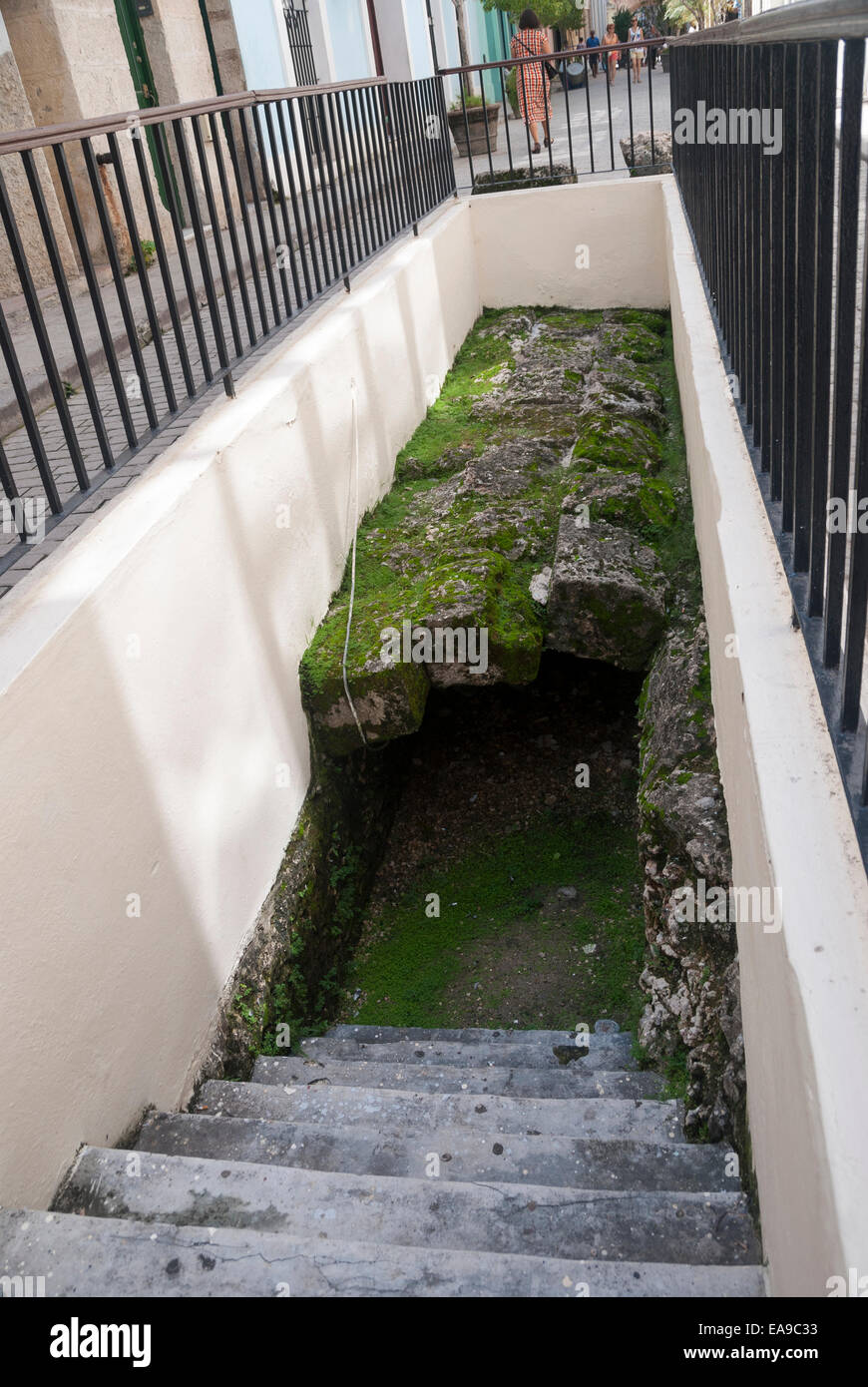 I resti del cinquecento sistema di acquedotti (Canal Royal) che è stata la prima a fornire acqua alla città di Havana Cuba Foto Stock