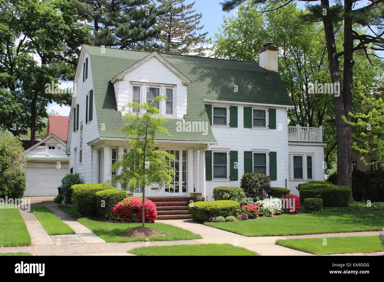 Olandese revival coloniale casa, Hollis Park Gardens, Queens, a New York Foto Stock