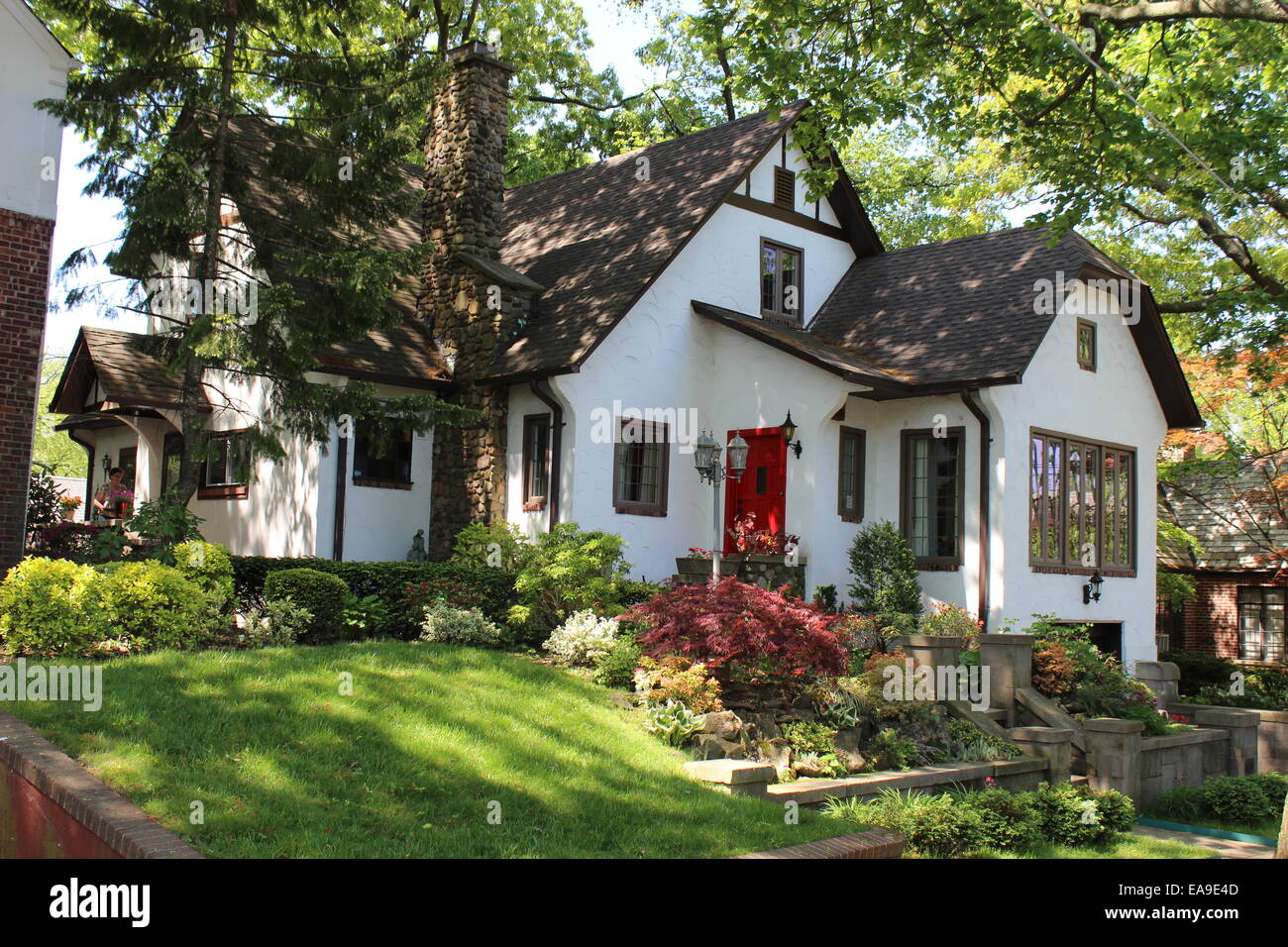Revival Tudor House, Jamaica Estates, Queens, a New York Foto stock Alamy