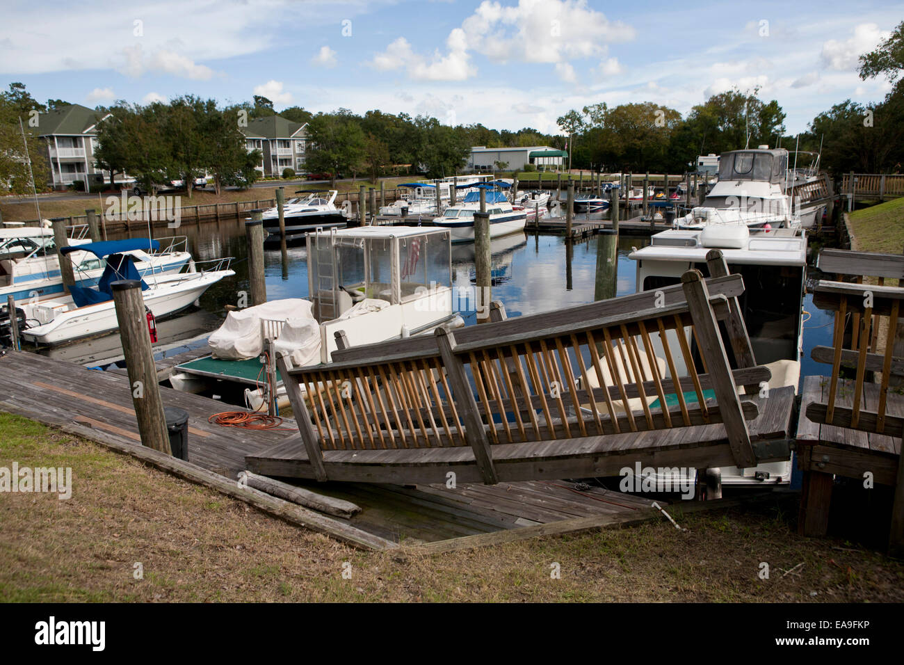 Parcheggio barca davanti al Cypress Inn di Conway, Carolina del Sud. Foto Stock