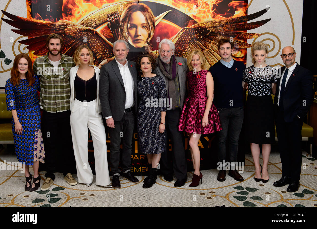 Julianne Moore, Liam Hemsworth, Jennifer Lawrence, Francis Lawrence, Nina Jacobson, Donald Sutherland, Elizabeth banche, Foto Stock