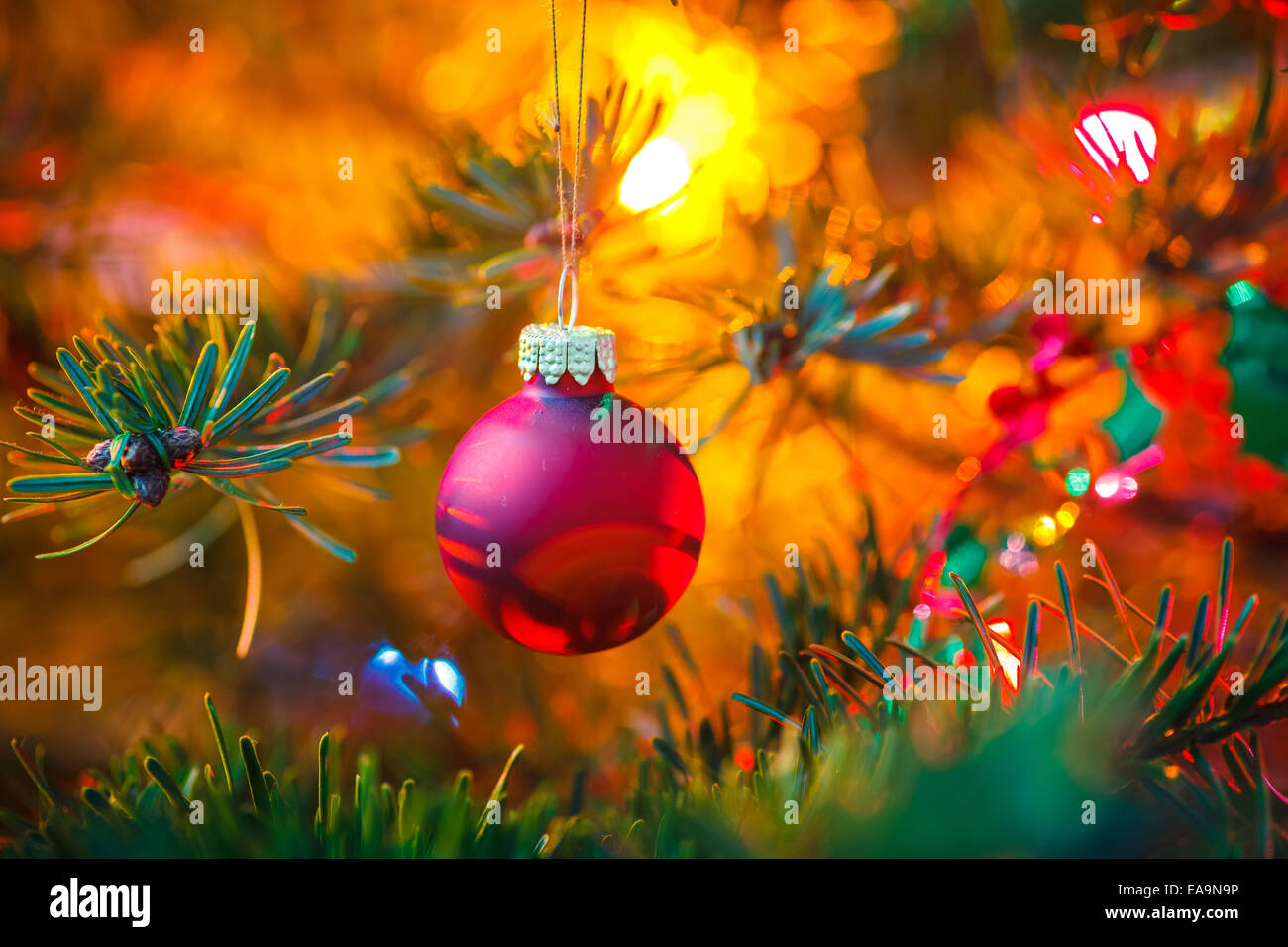 Albero di Natale decorato Foto Stock