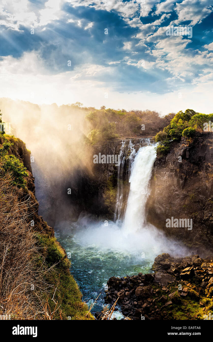 La Victoria Falls è la più grande tenda di acqua nel mondo (1708 metri). Le cascate e la zona circostante è la Na Foto Stock