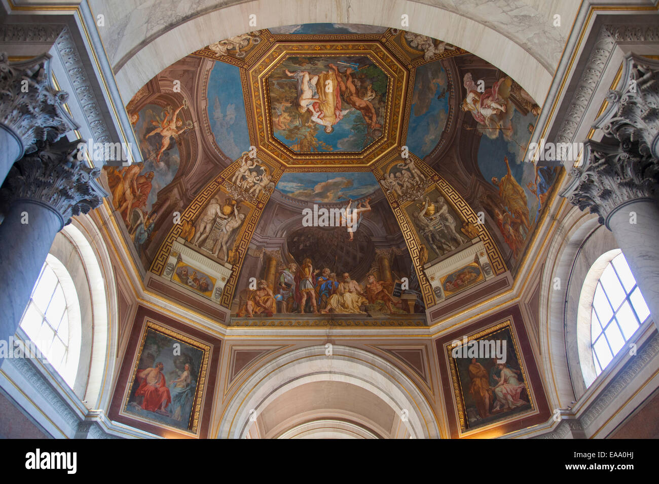 Il soffitto della Sala delle Muse all'interno di Musei Vaticani (Patrimonio Mondiale dell'UNESCO), Città del Vaticano, Roma, Italia Foto Stock