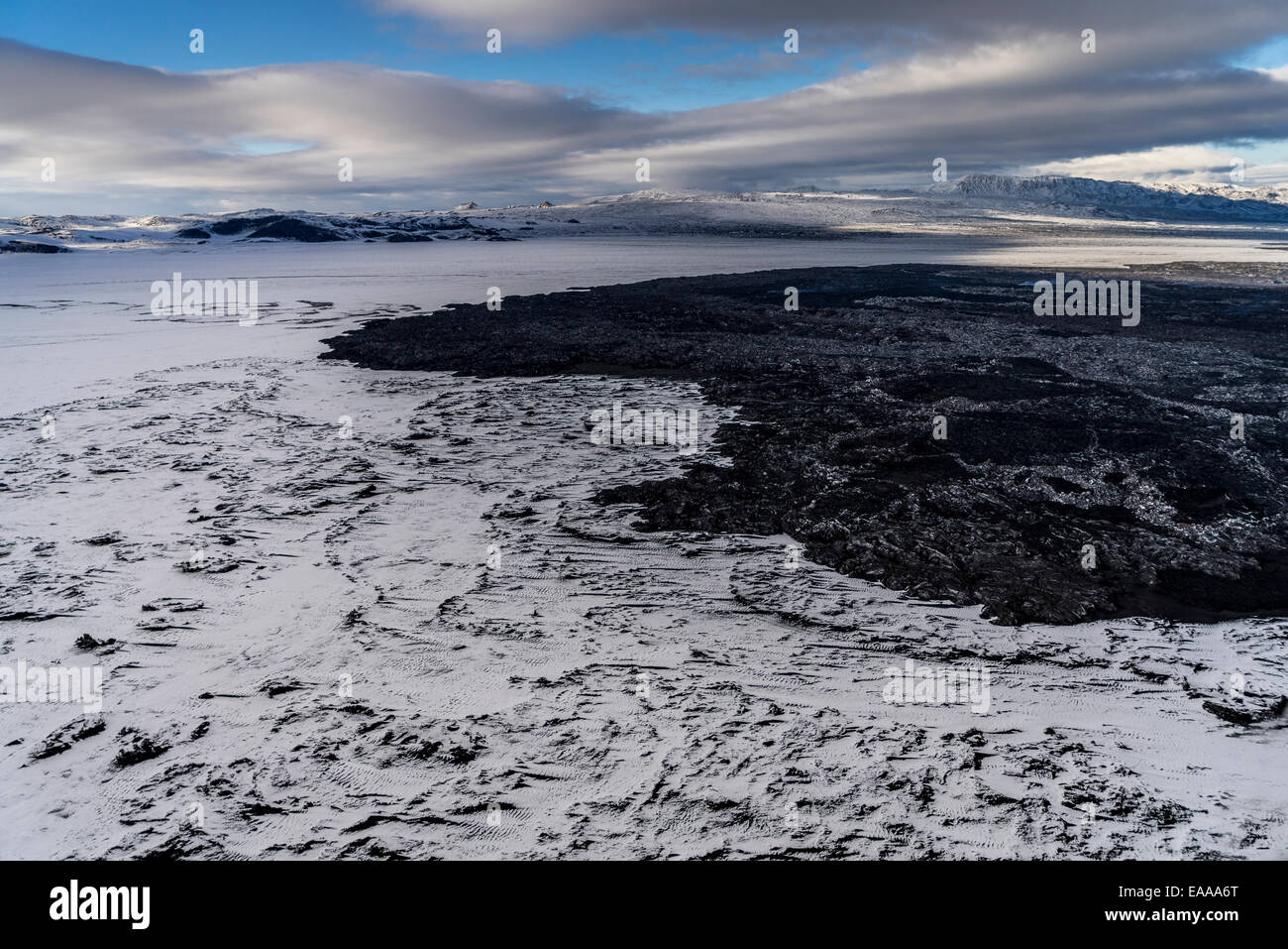 Coperta di neve lava dal Holuhraun eruzione fissurale, Bardarbunga, Islanda Foto Stock