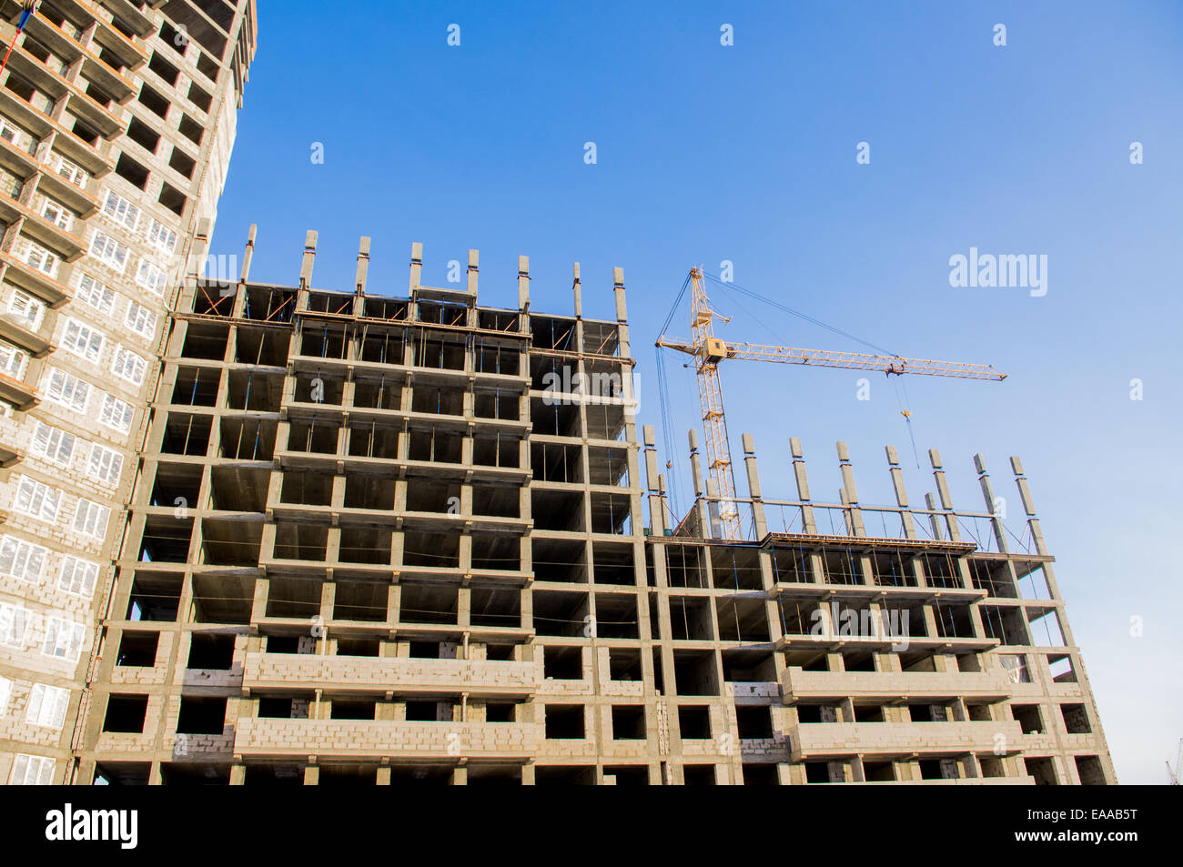 Costruzione di un nuovo edificio di cemento armato e blocchi Foto Stock