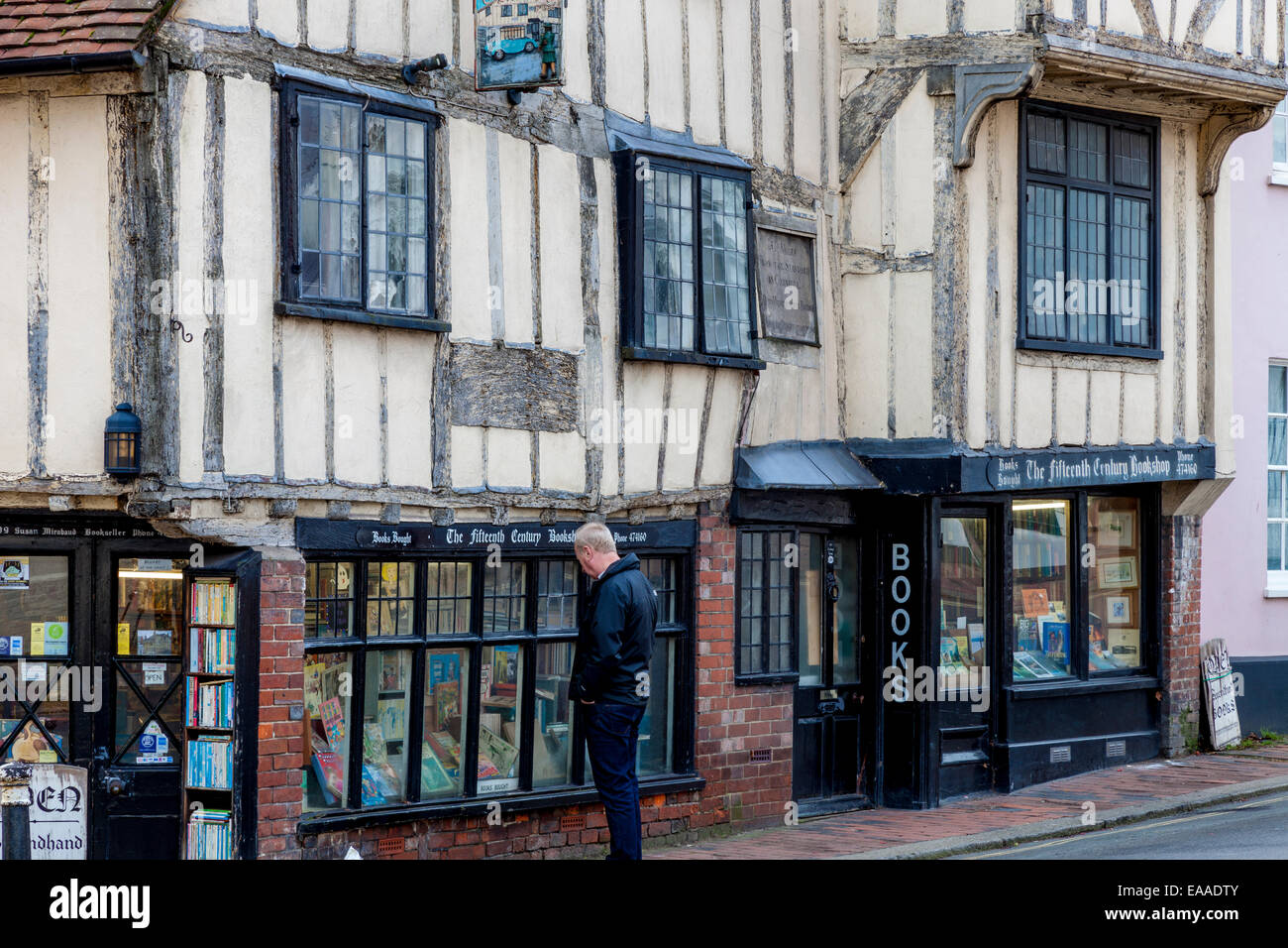 Il XV secolo Bookshop, High Street, Lewes, Sussex, Inghilterra Foto Stock