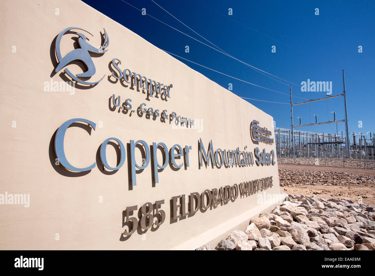 La Montagna di Rame solare progetto 2, è un 150-megawatt (MW) centrale solare che produce una quantità di energia sufficiente ad alimentare 45, 000 case, in Nevada, USA. Foto Stock