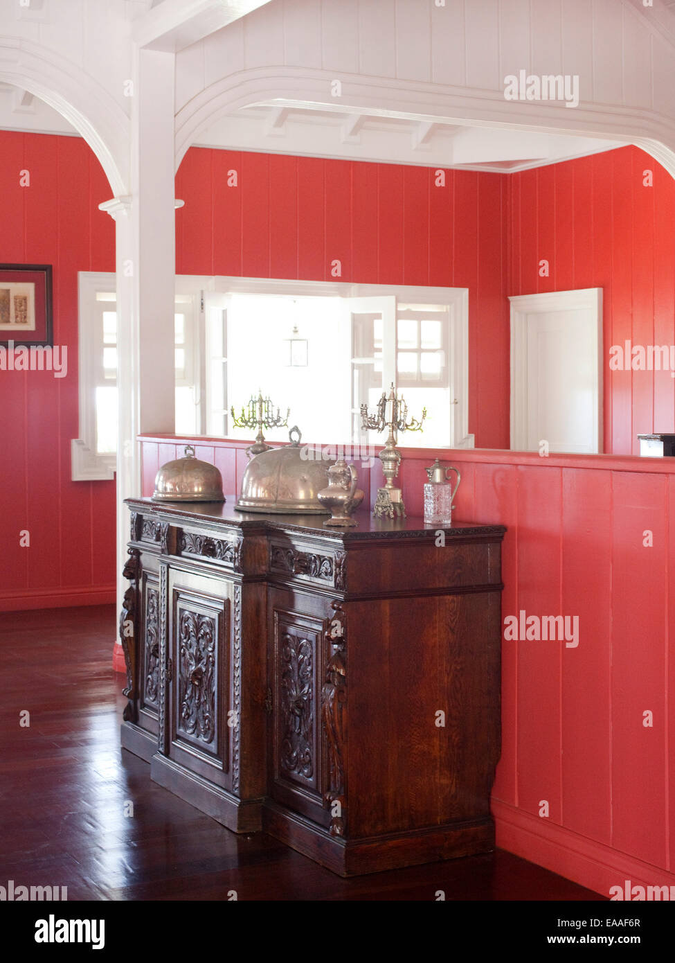 Credenza in stile coloniale dei Caraibi home Foto Stock