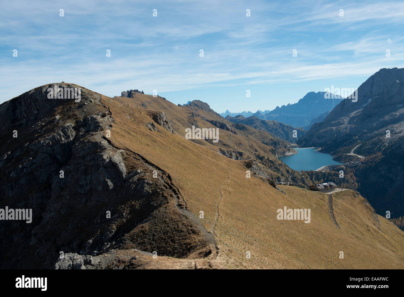 Fedaiapass mit Fedaia - Vedere il Passo Fedaia con il Lago Fedaia Foto Stock