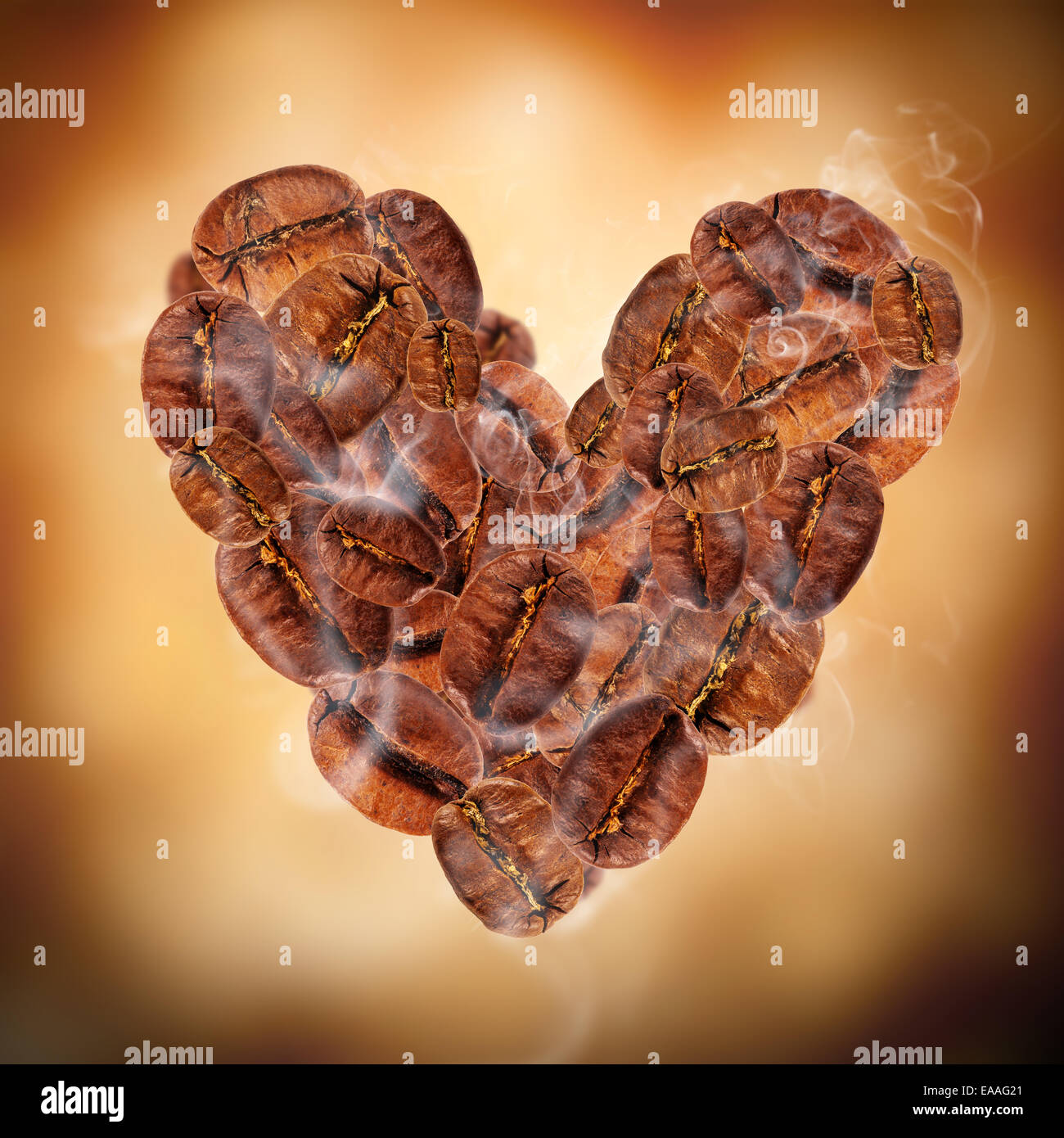 Volare i chicchi di caffè nel simbolo del cuore Foto Stock