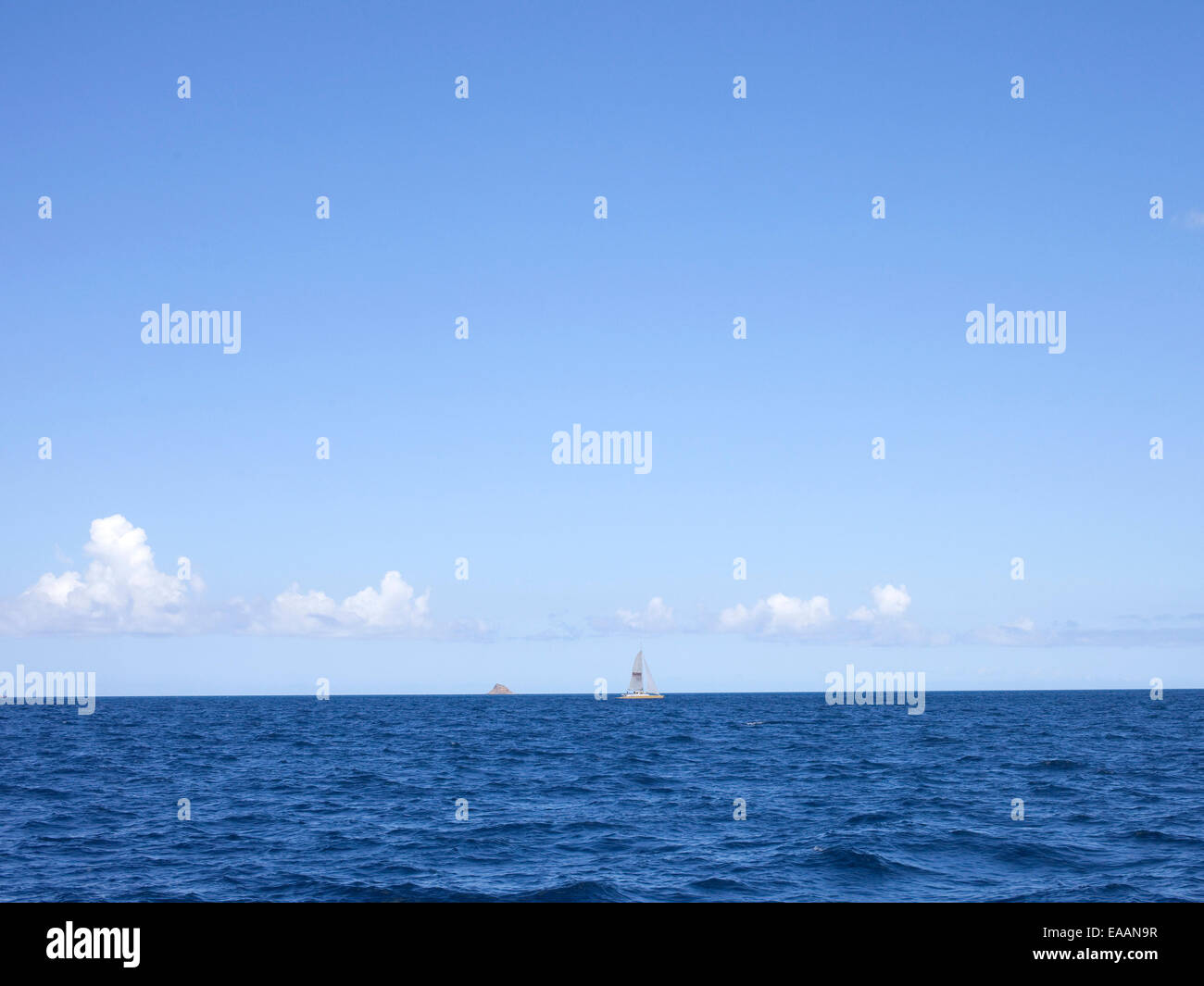 Booby Island e barche a vela tra Saint Kitts e Nevis Foto Stock