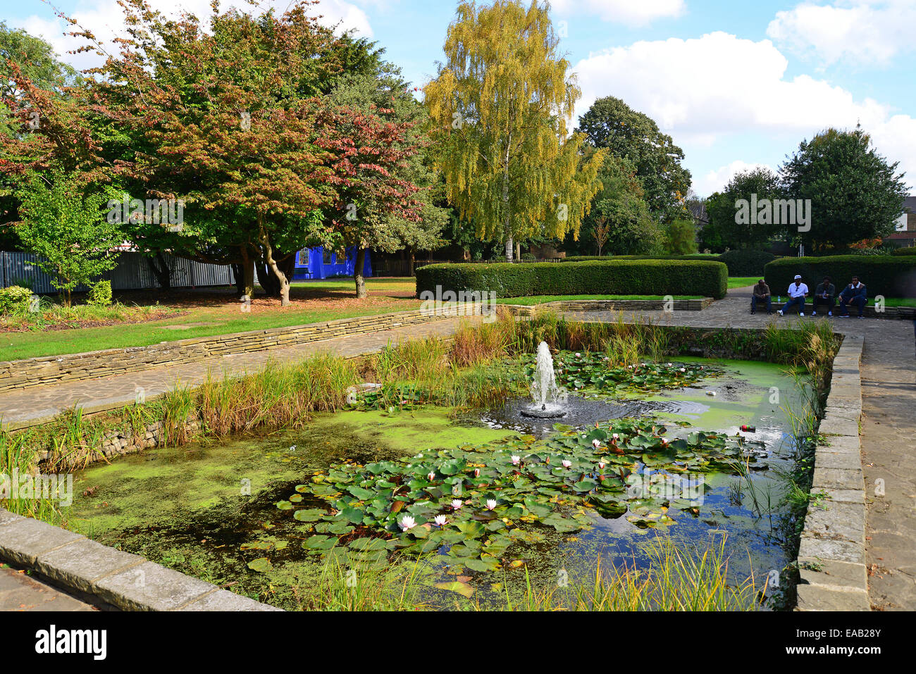 Southall Manor House Gardens, il verde, Southall, London Borough of Ealing, Greater London, England, Regno Unito Foto Stock