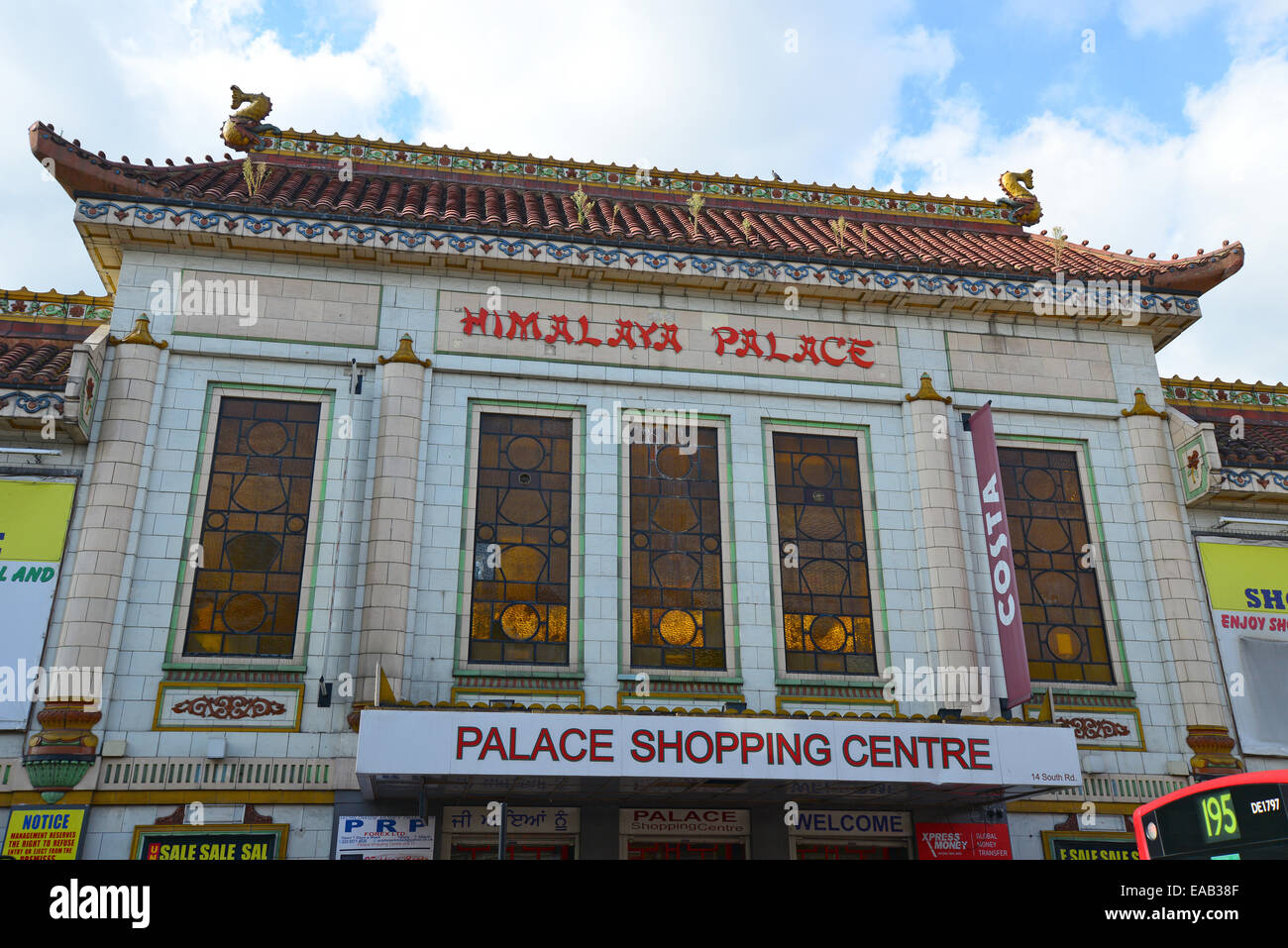 Himalaya Palace Cinema, South Road, Southall, London Borough of Ealing, Greater London, England, Regno Unito Foto Stock