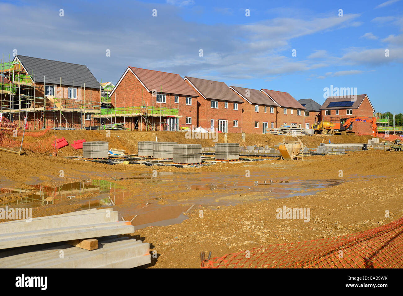 La costruzione di nuovi alloggi a Addington posto lo sviluppo, Woodley, Berkshire, Inghilterra, Regno Unito Foto Stock